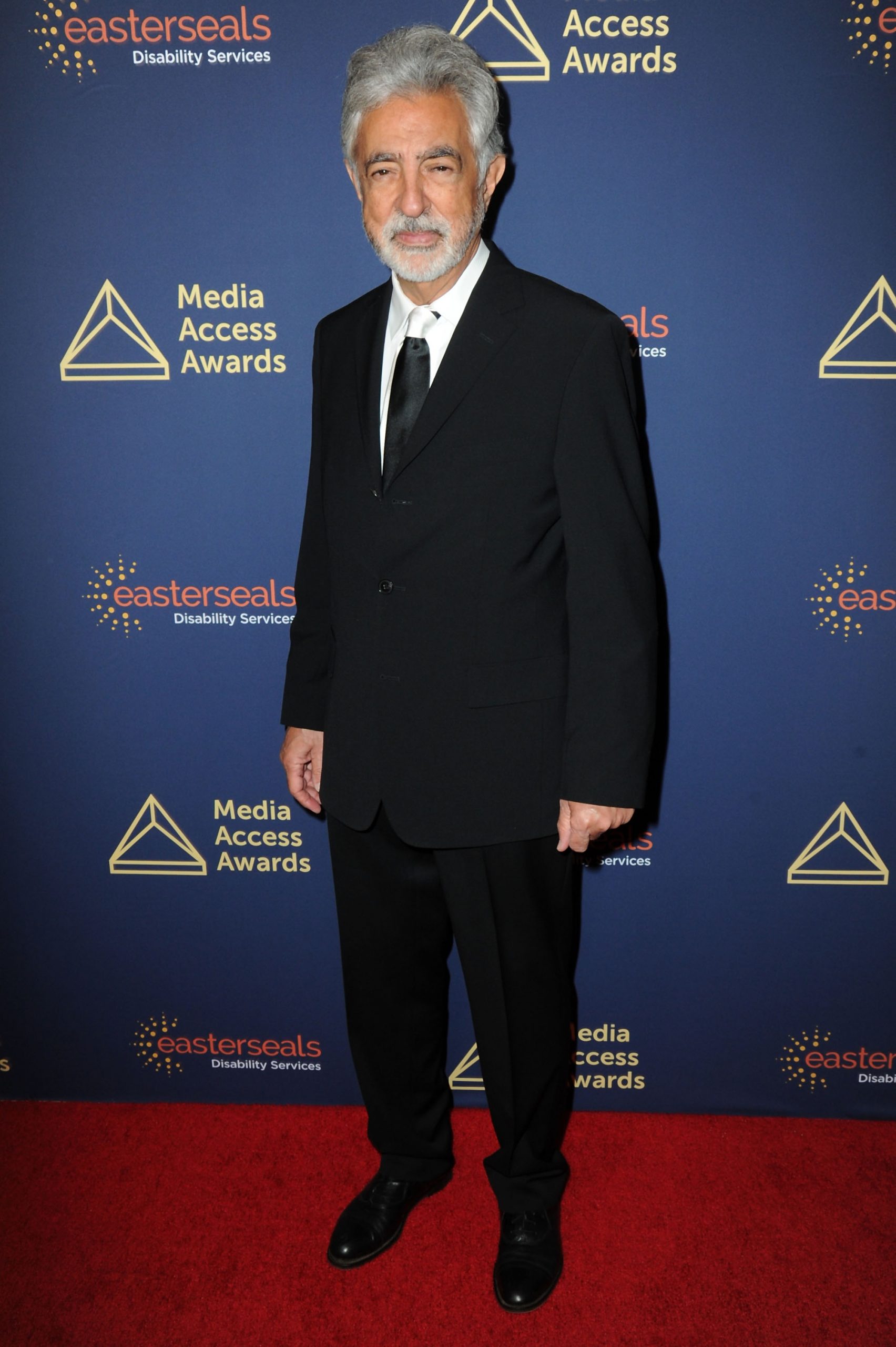 Joe Mantegna photo