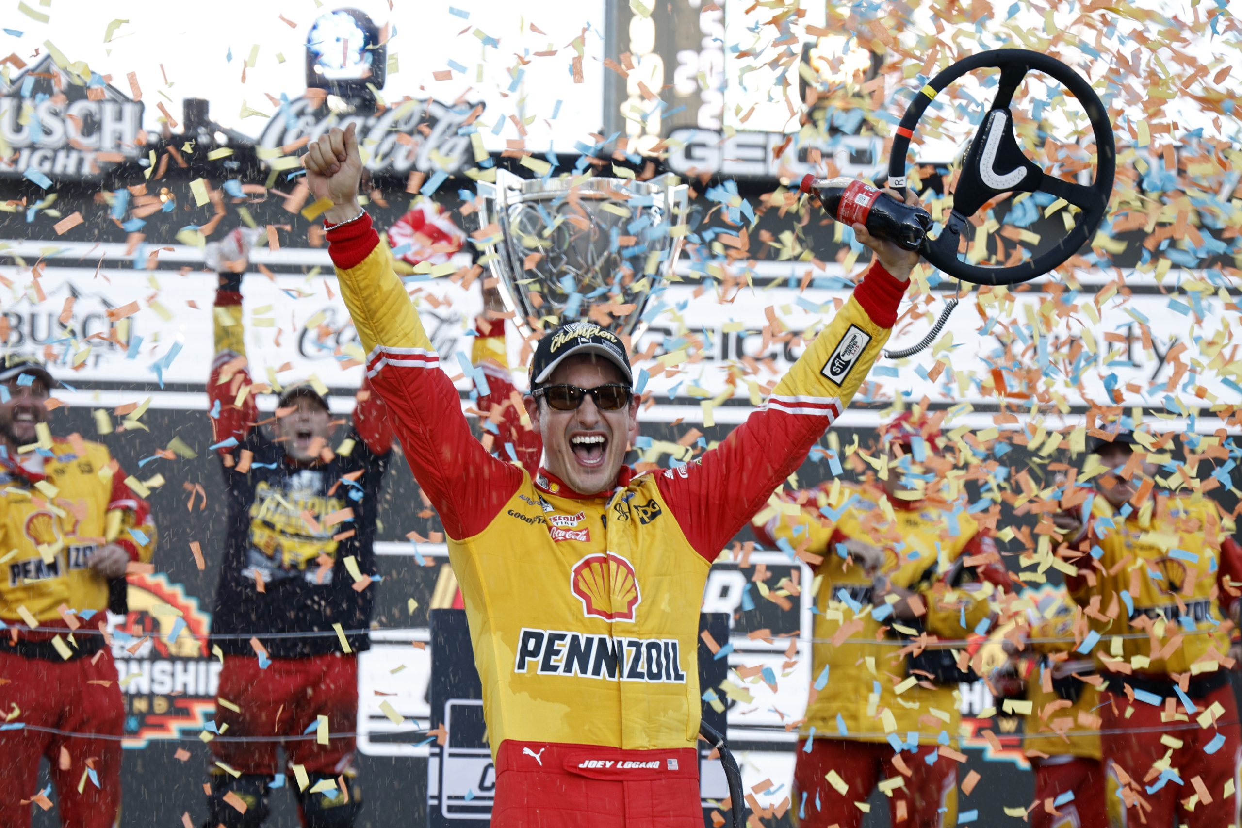 Joey Logano photo