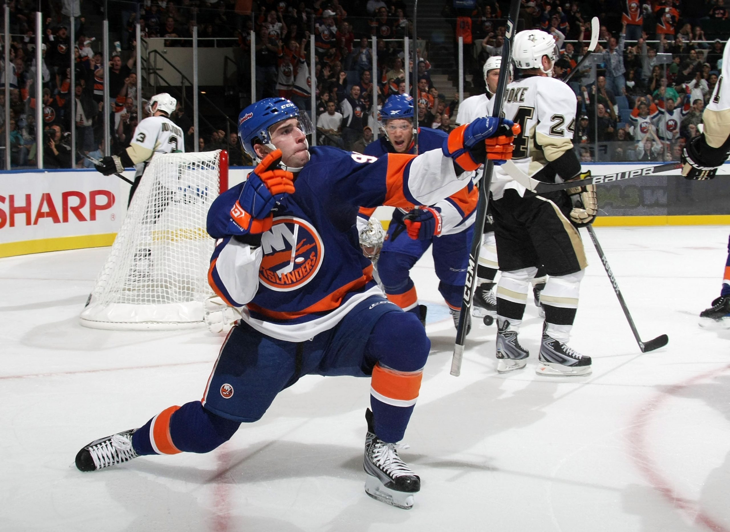 John Tavares photo 3