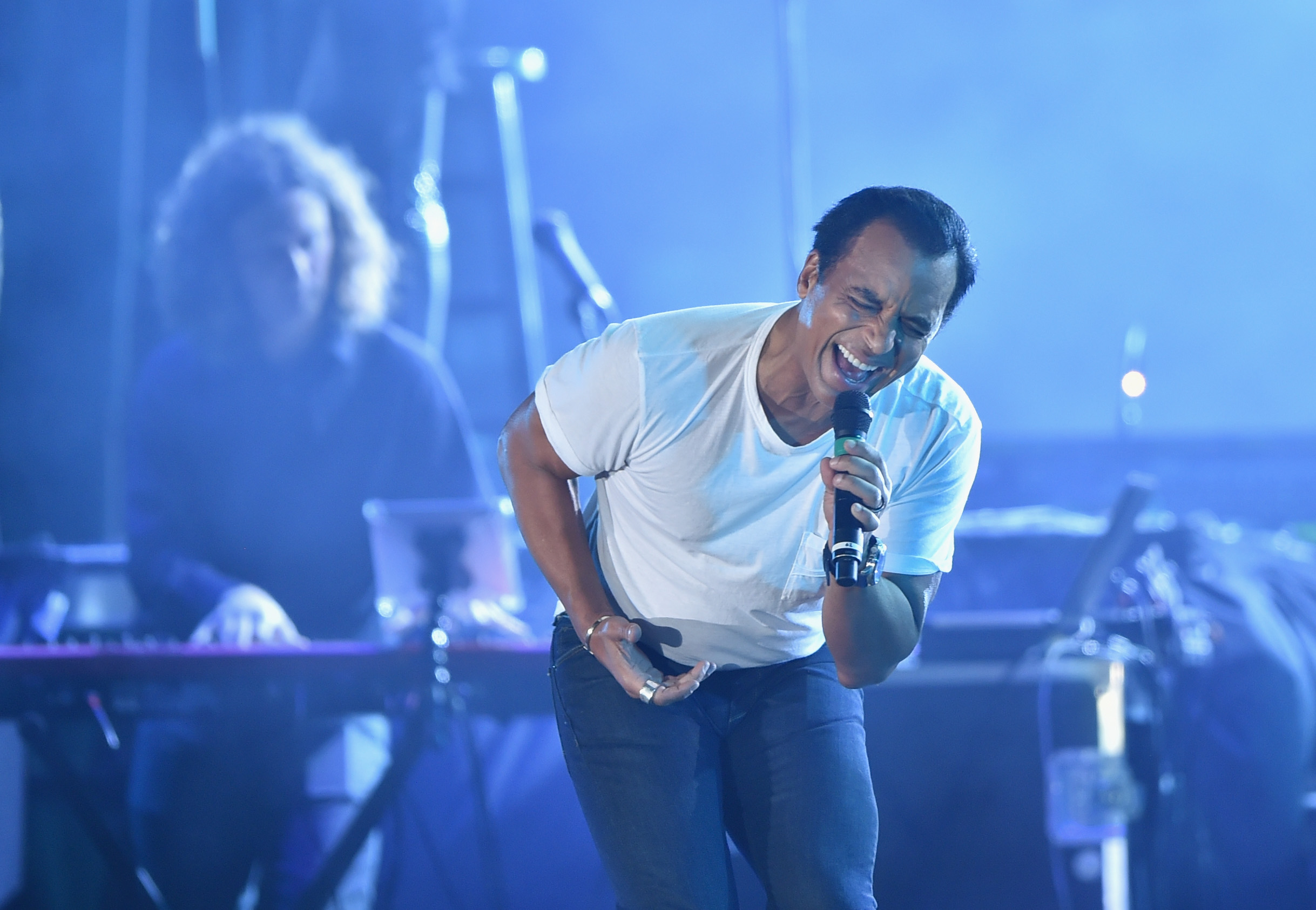 Jon Secada photo