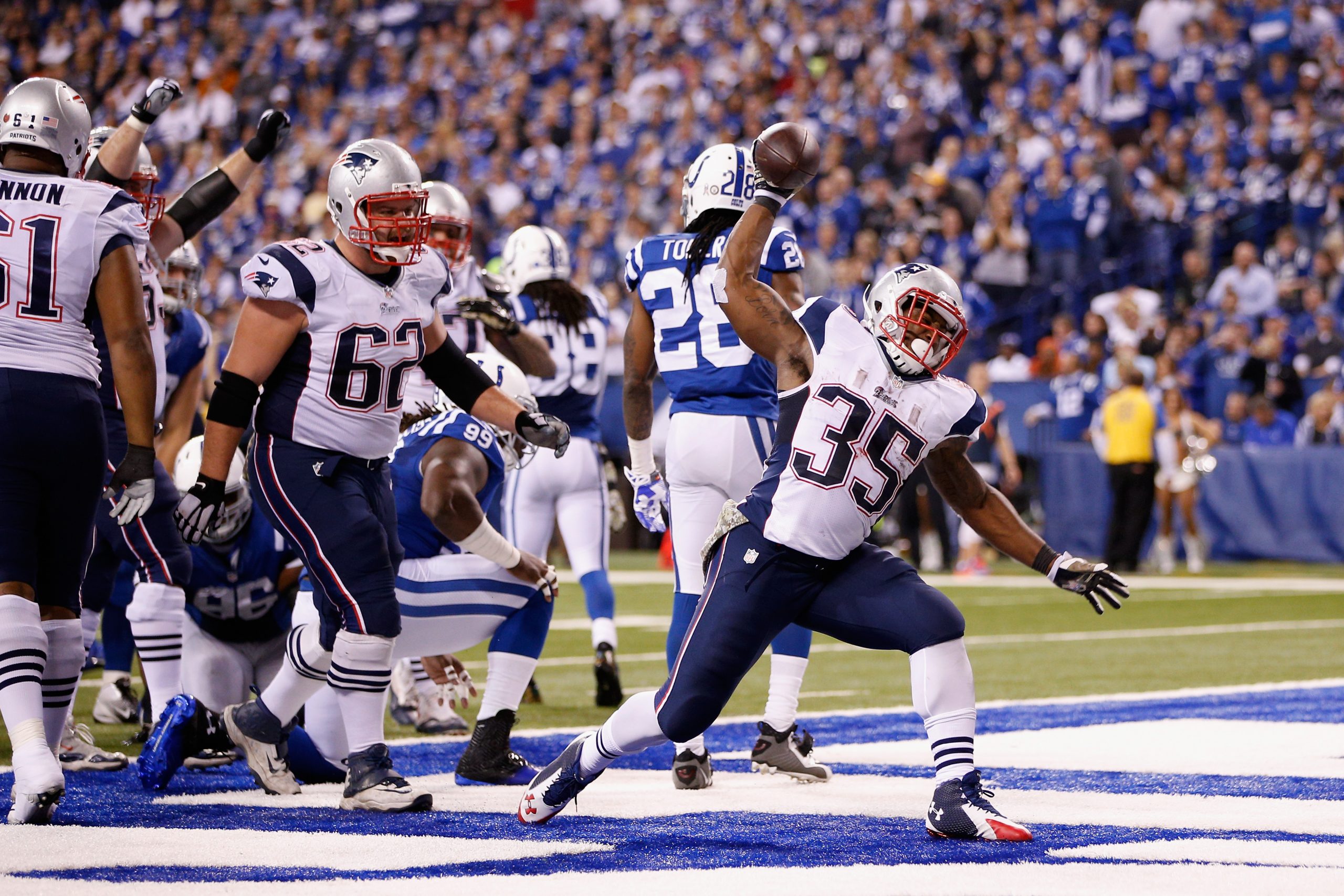 Jonas Gray photo 3