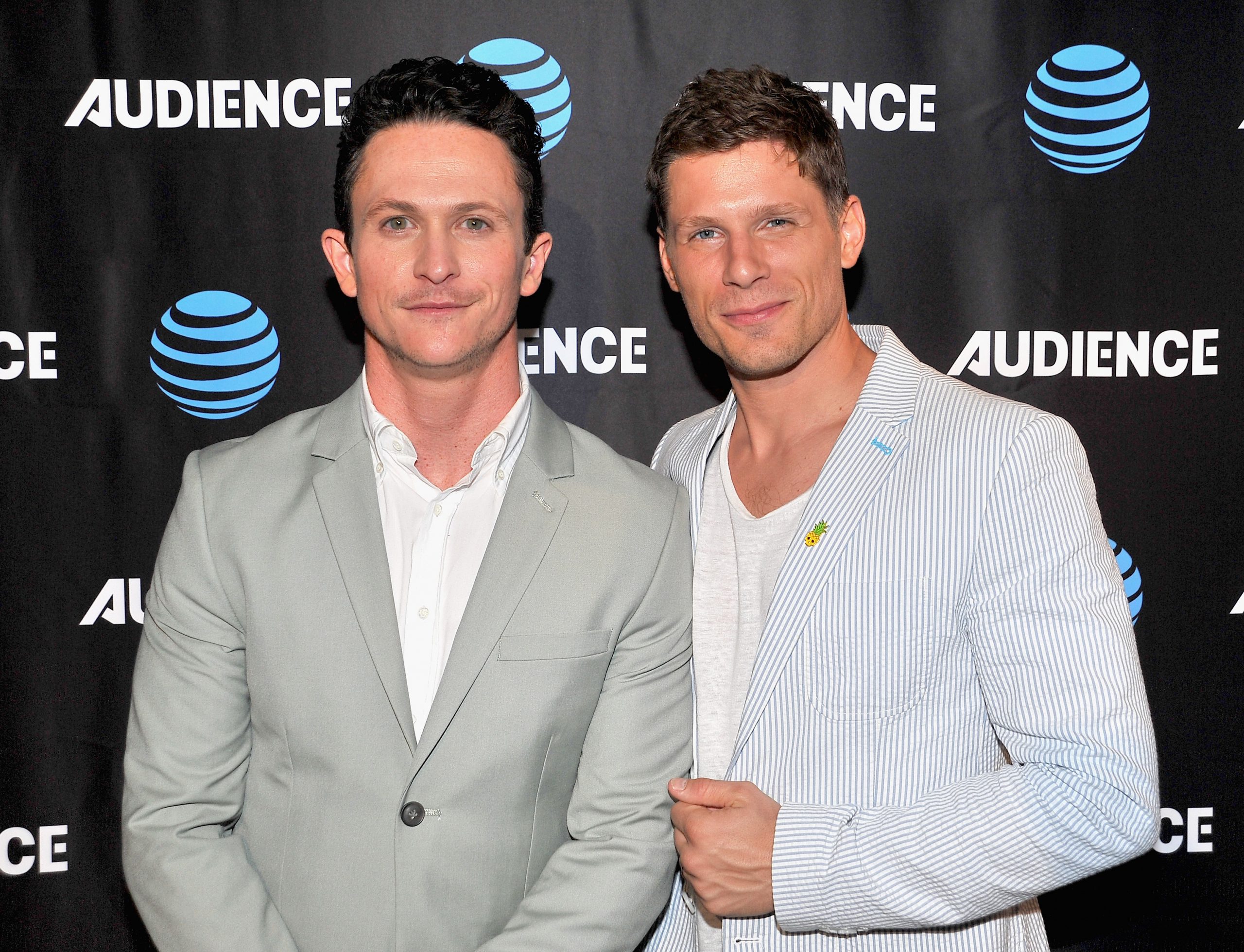 Jonathan Tucker photo 2