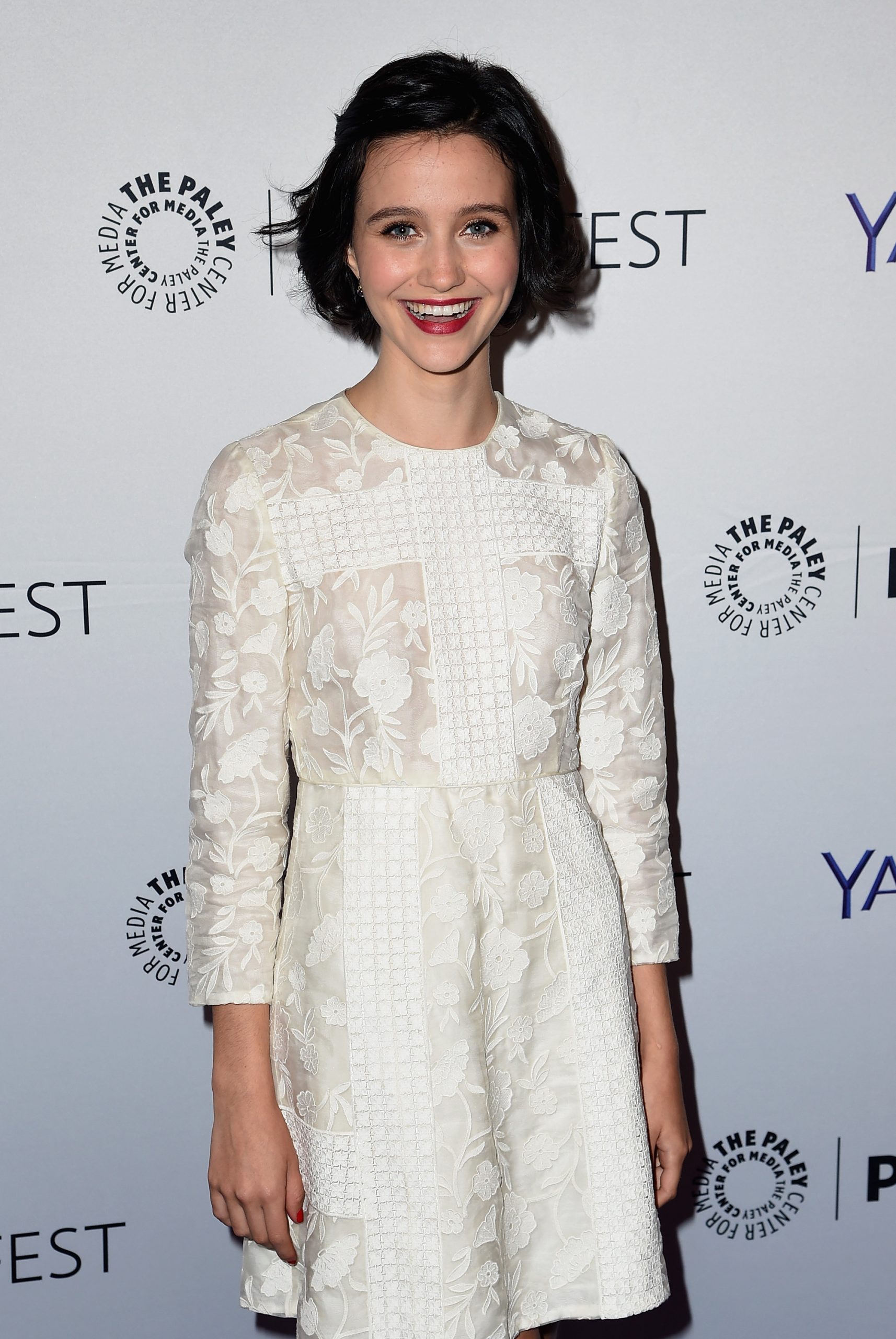 Julia Goldani Telles photo 2