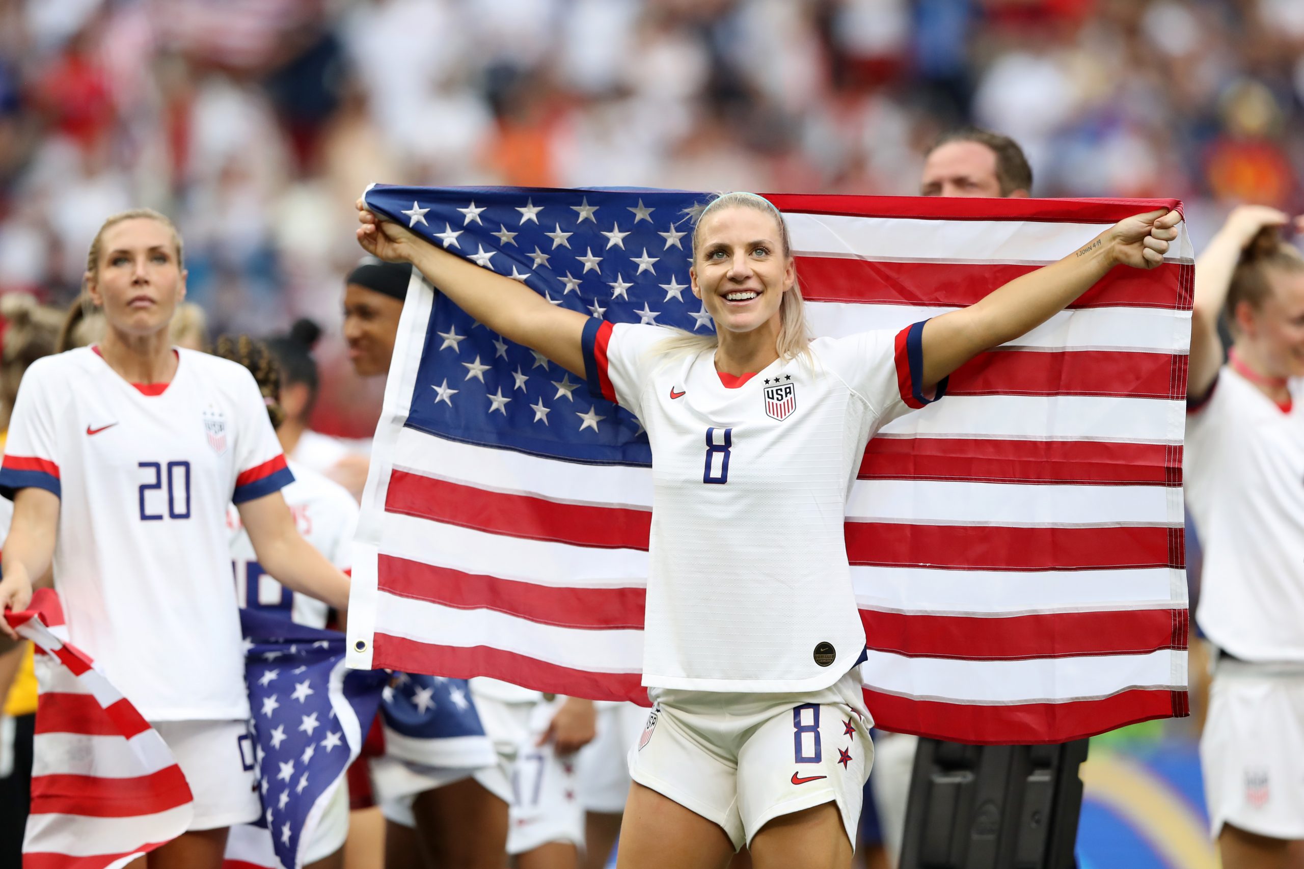 Julie Ertz photo 3