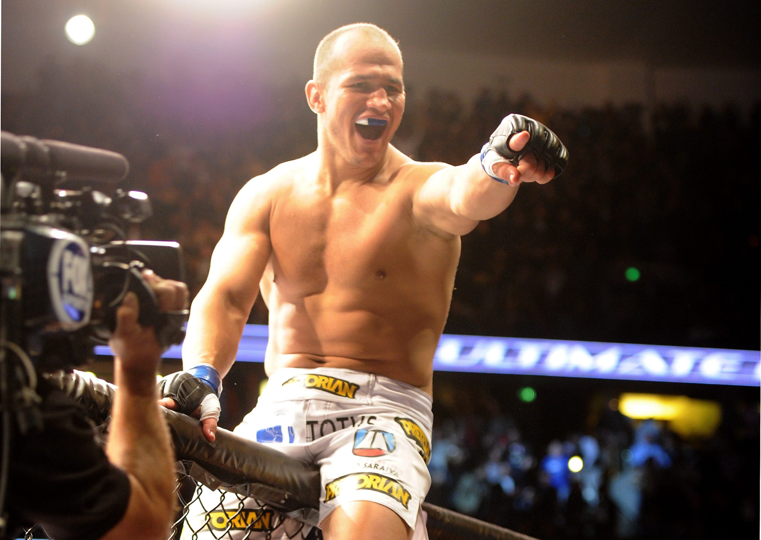 Junior Dos Santos photo 2