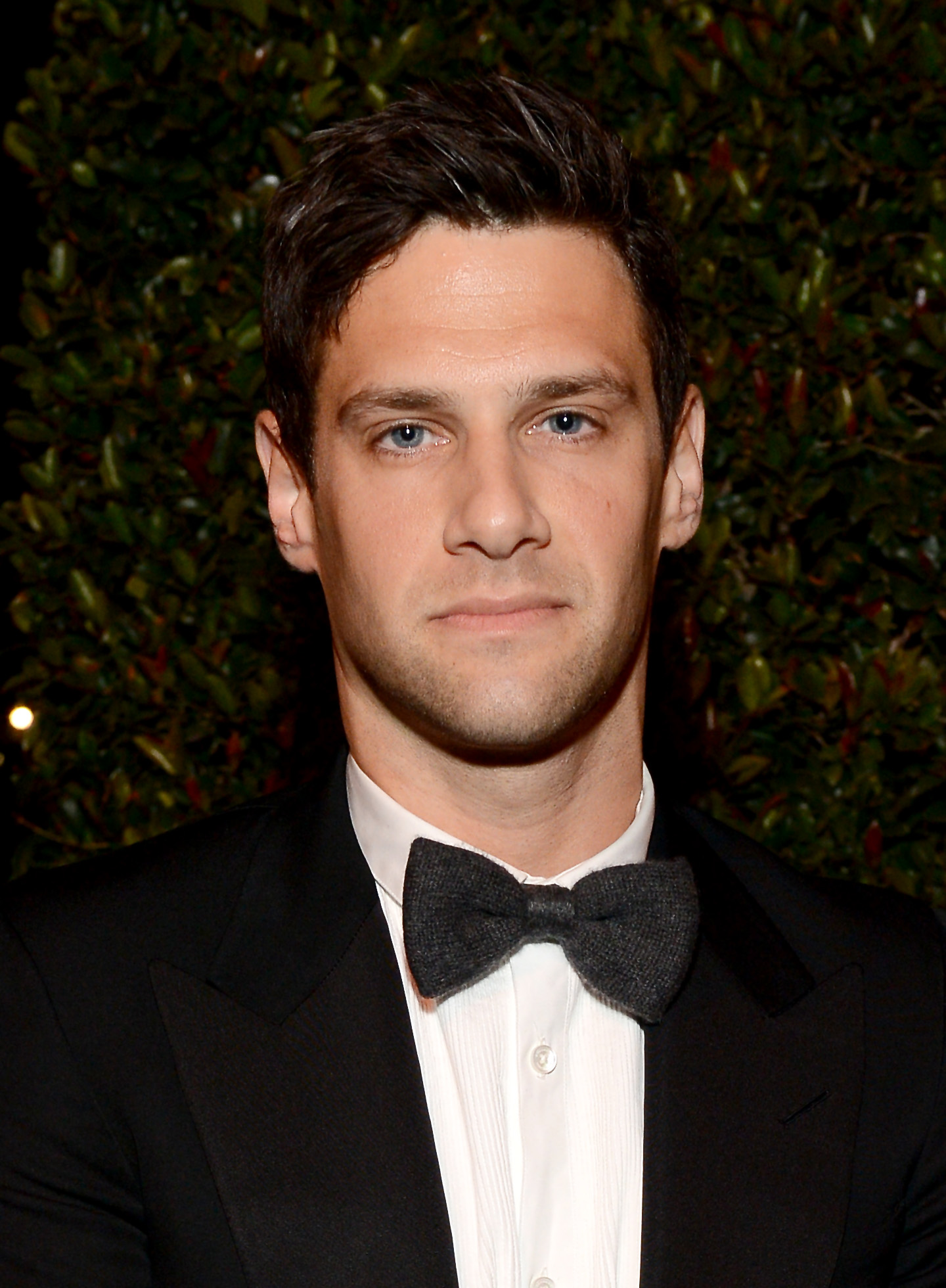 Justin Bartha photo 2