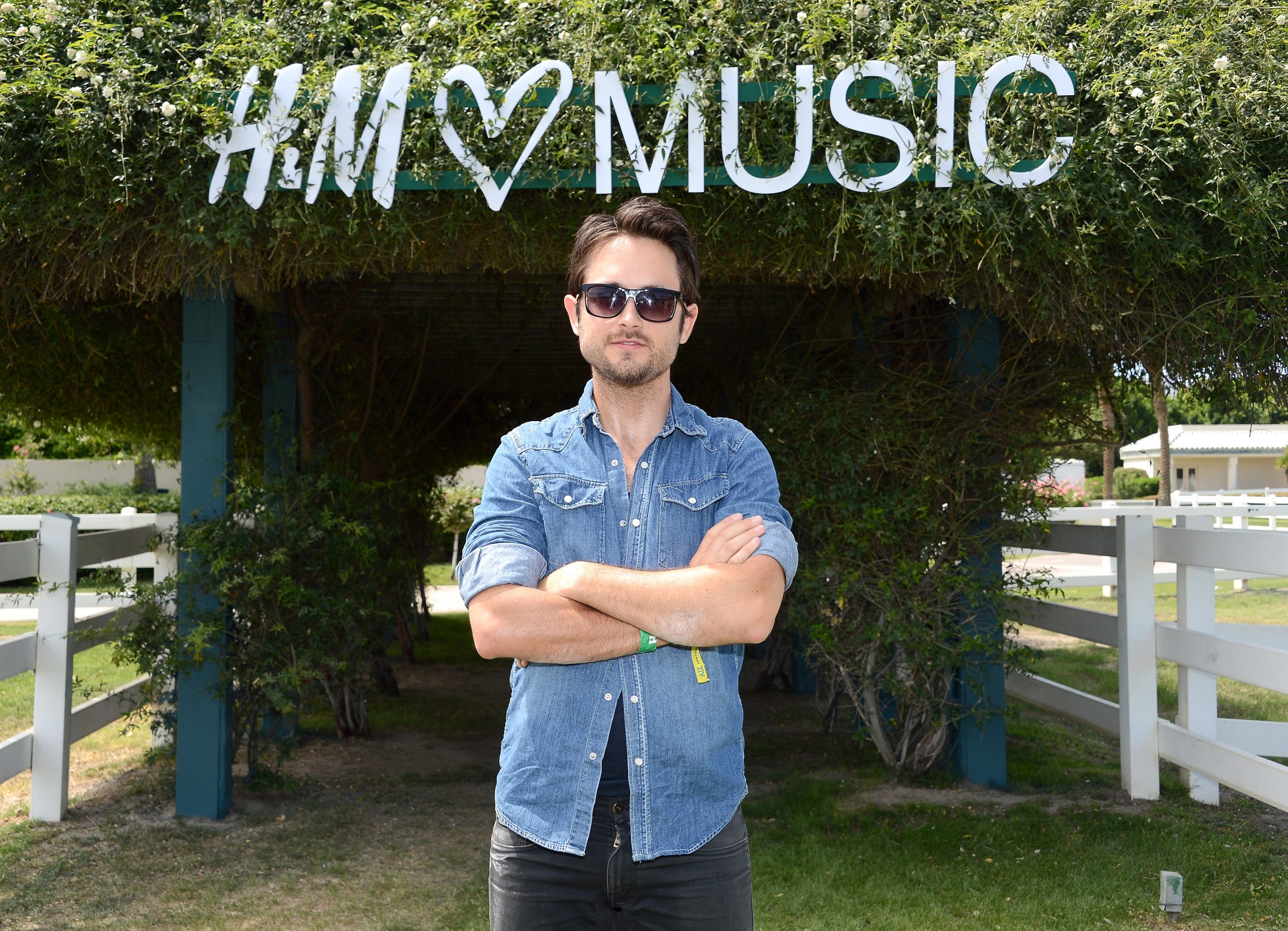 Justin Chatwin photo 3