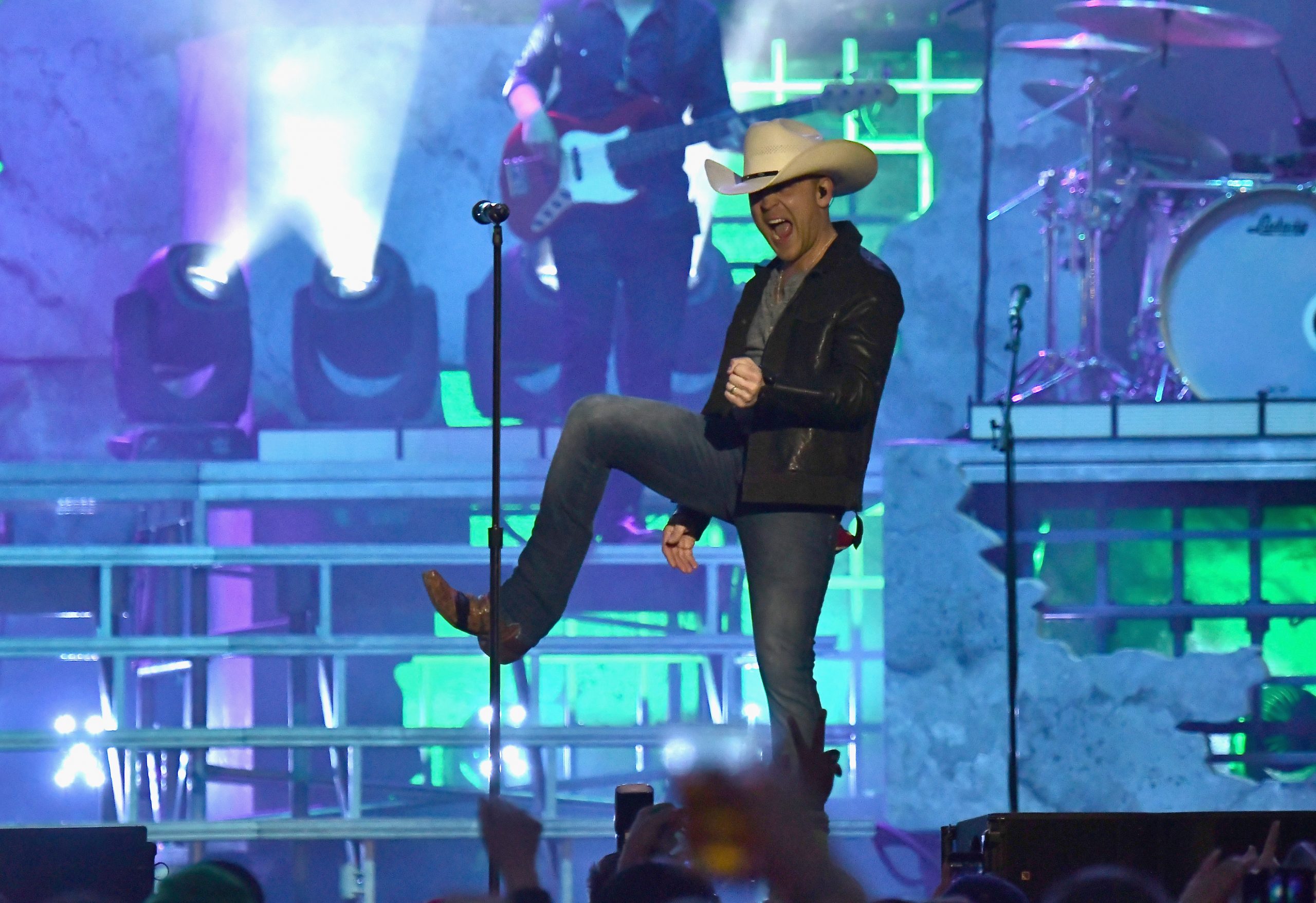 Justin Moore photo 2