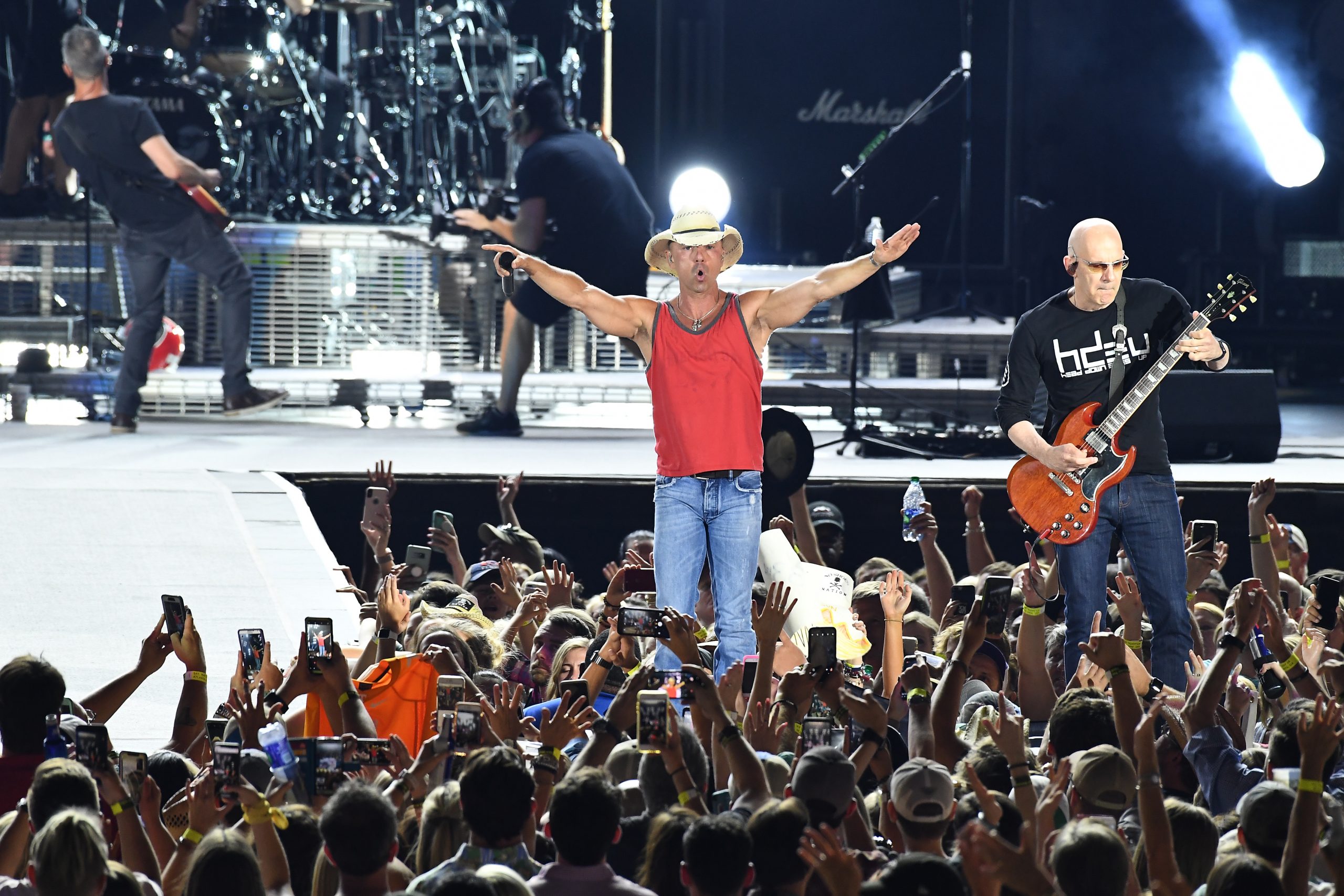 Kenny Chesney photo 3