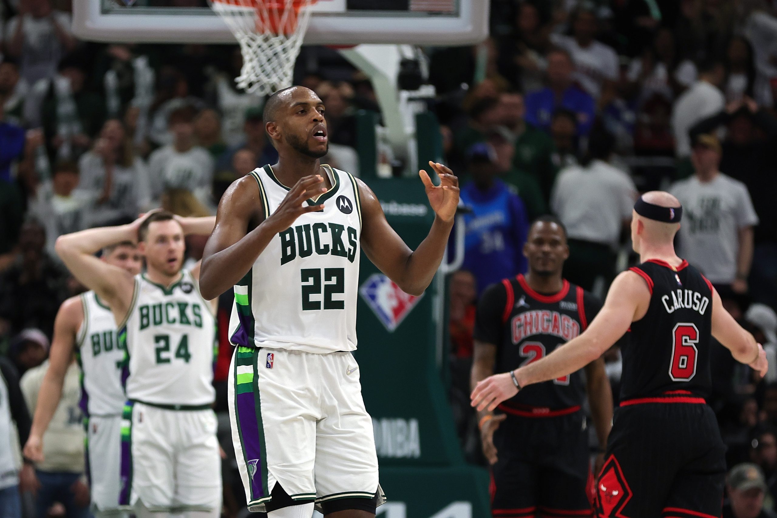 Khris Middleton photo 3