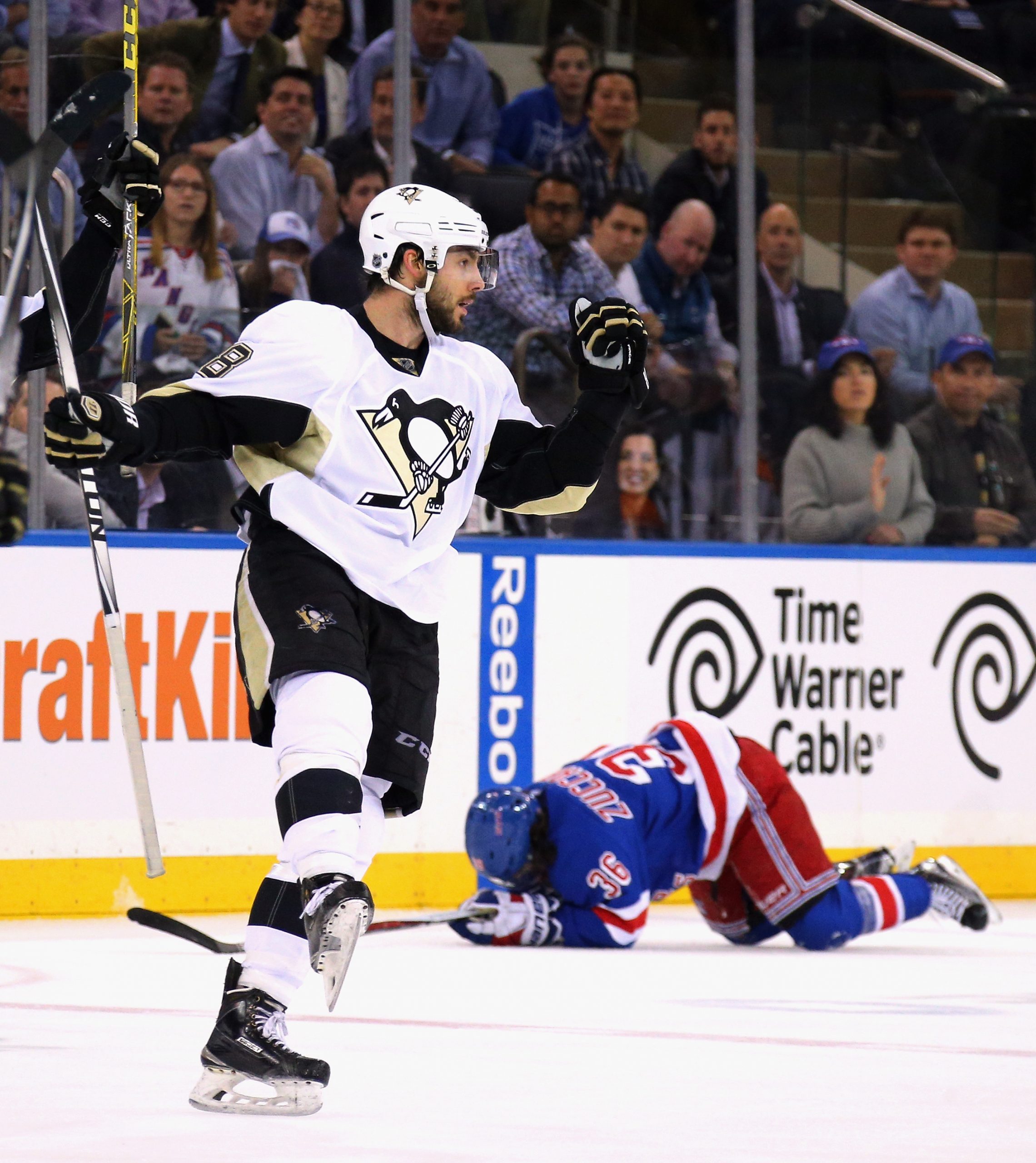 Kris Letang photo 3