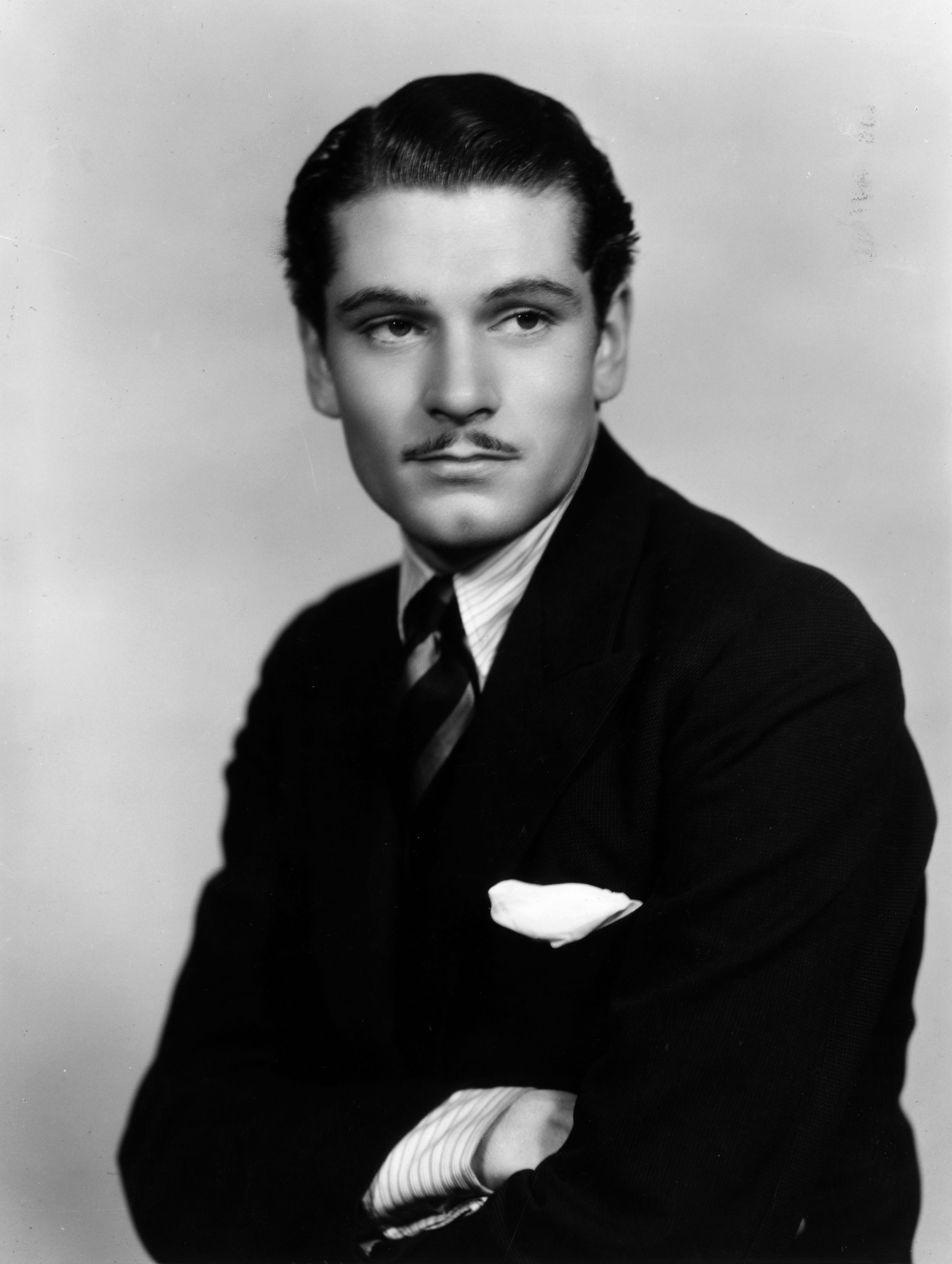 Laurence Olivier photo 2