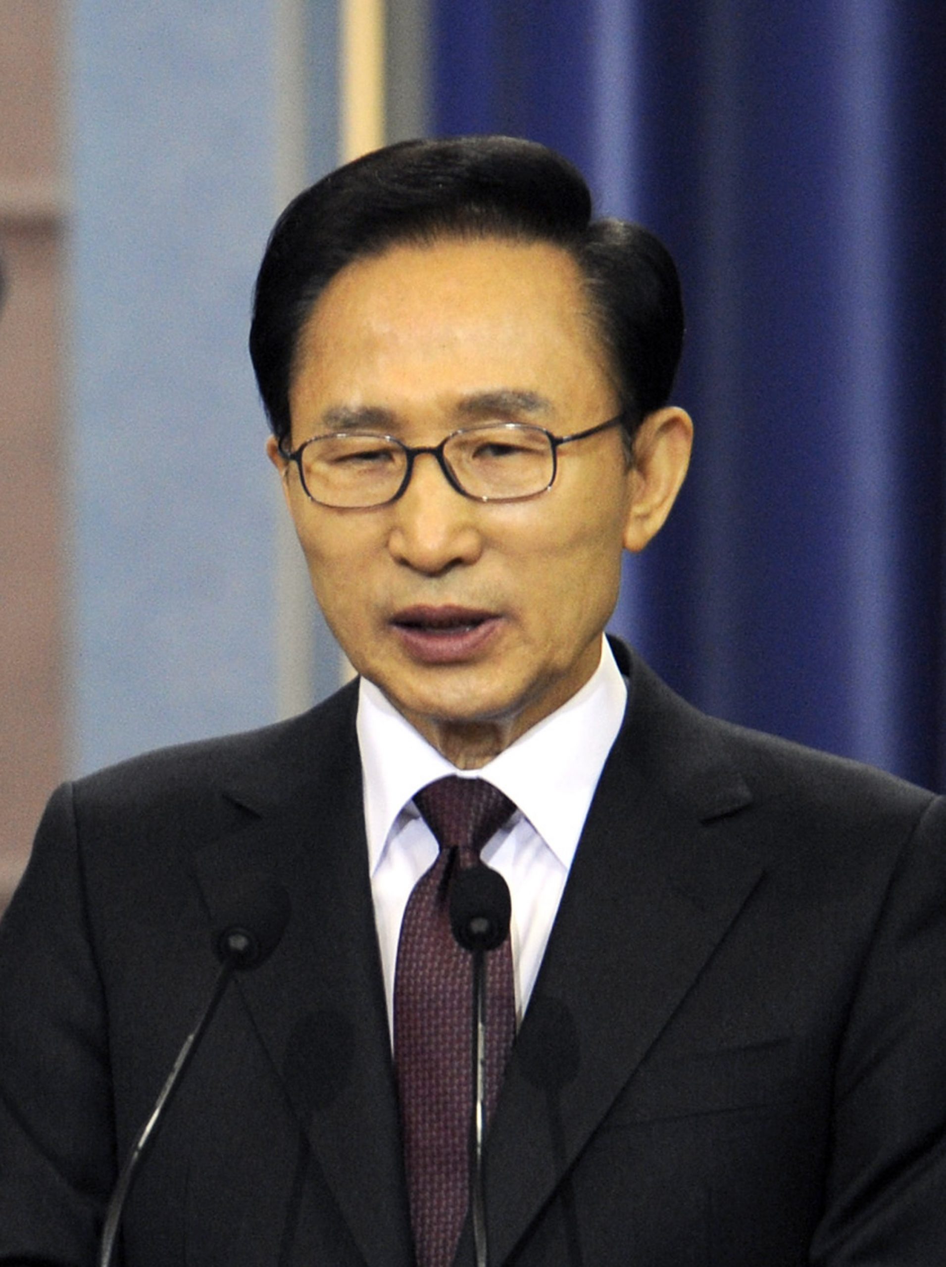 Lee Myung-bak photo