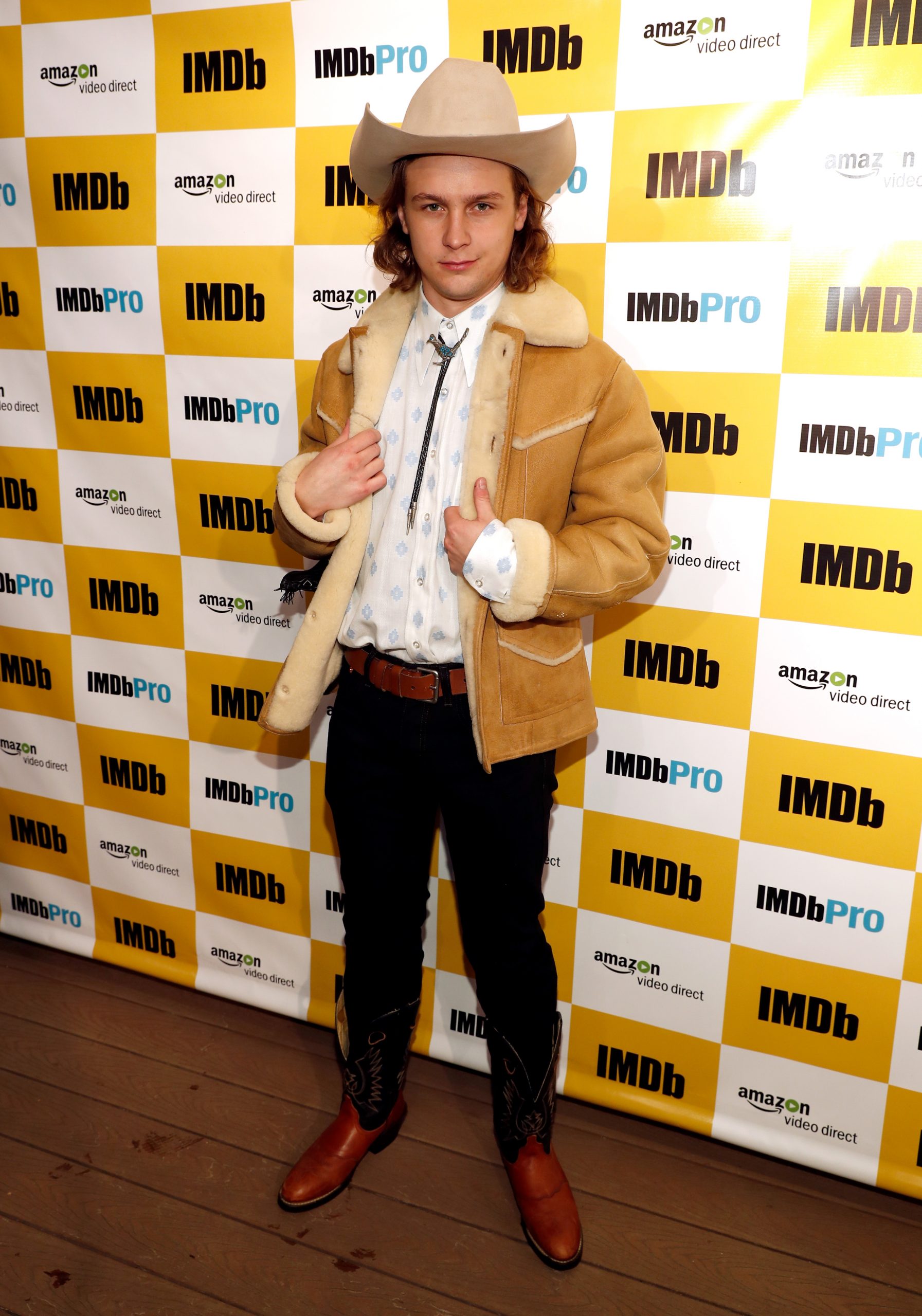 Logan Miller photo 2