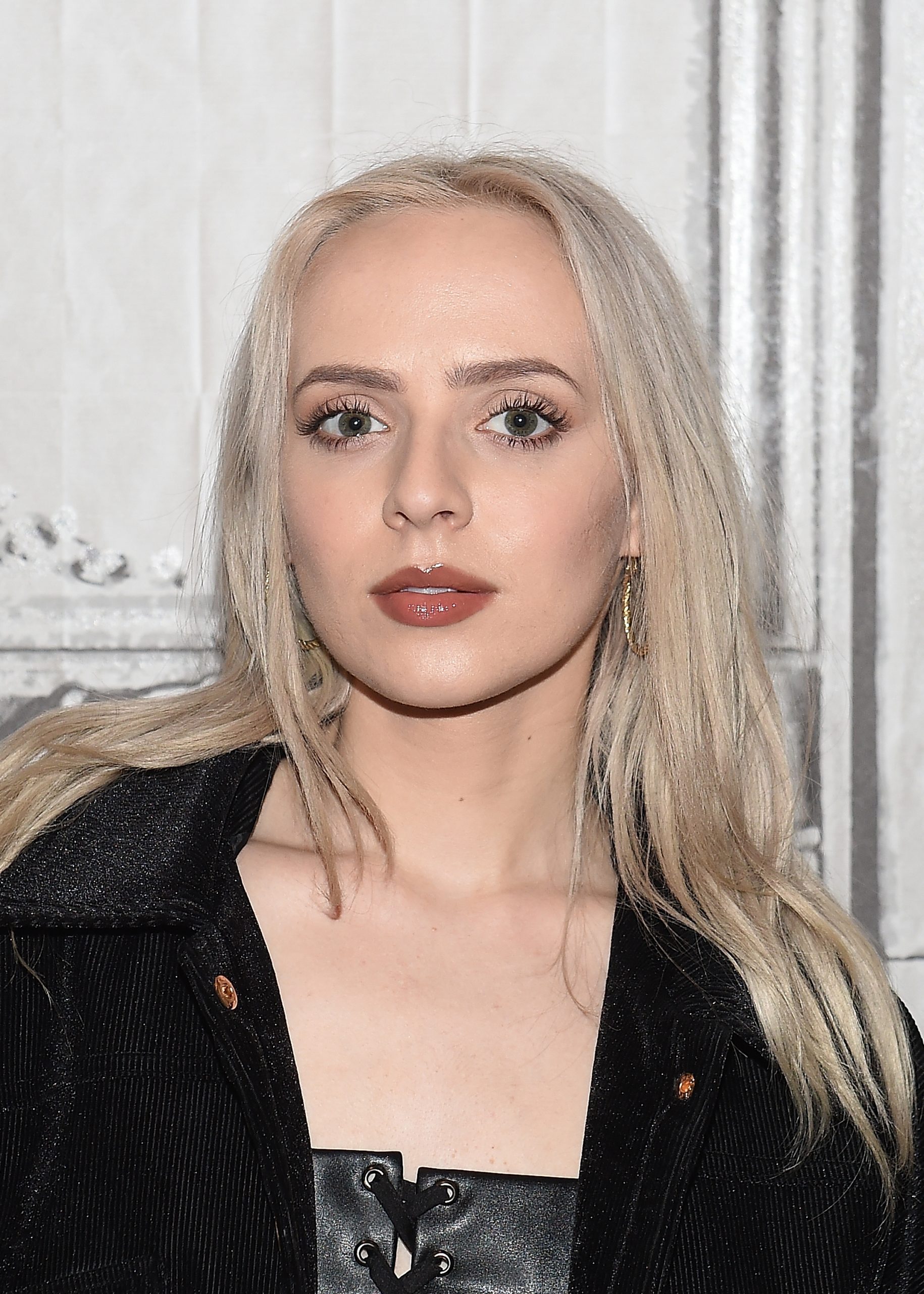 Madilyn Bailey photo 3