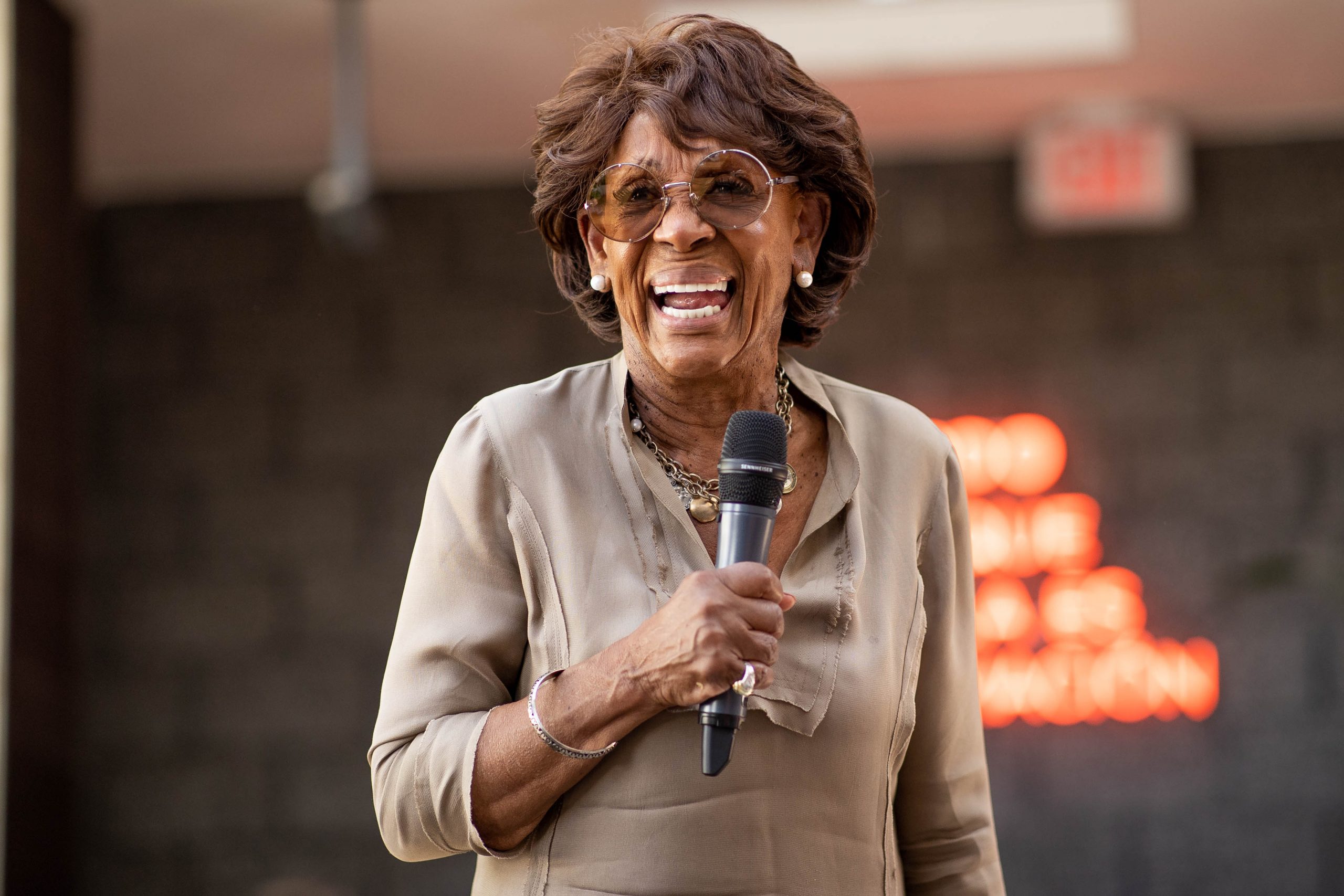 Maxine Waters photo 3