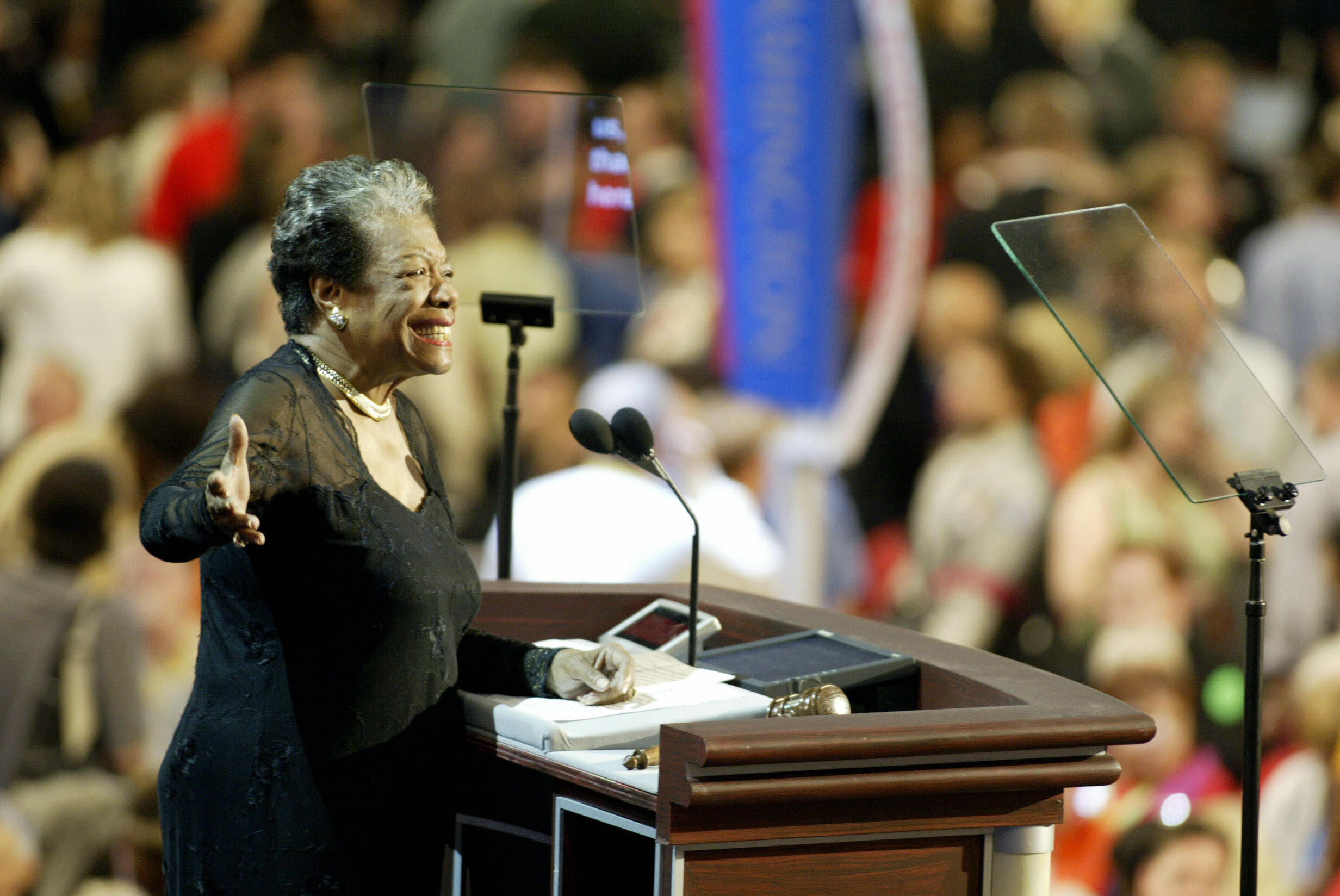 Maya Angelou photo 3