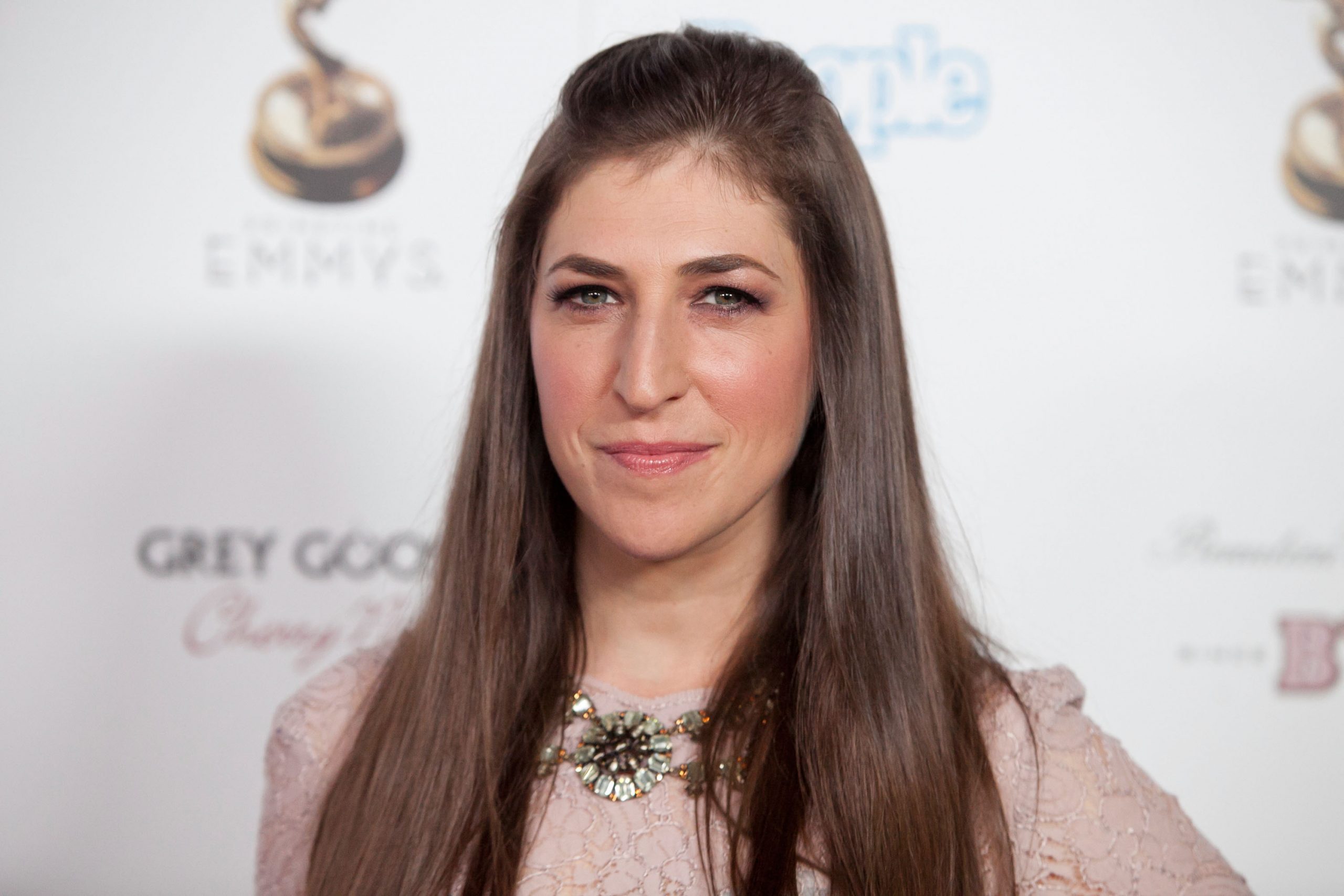 Mayim Bialik photo