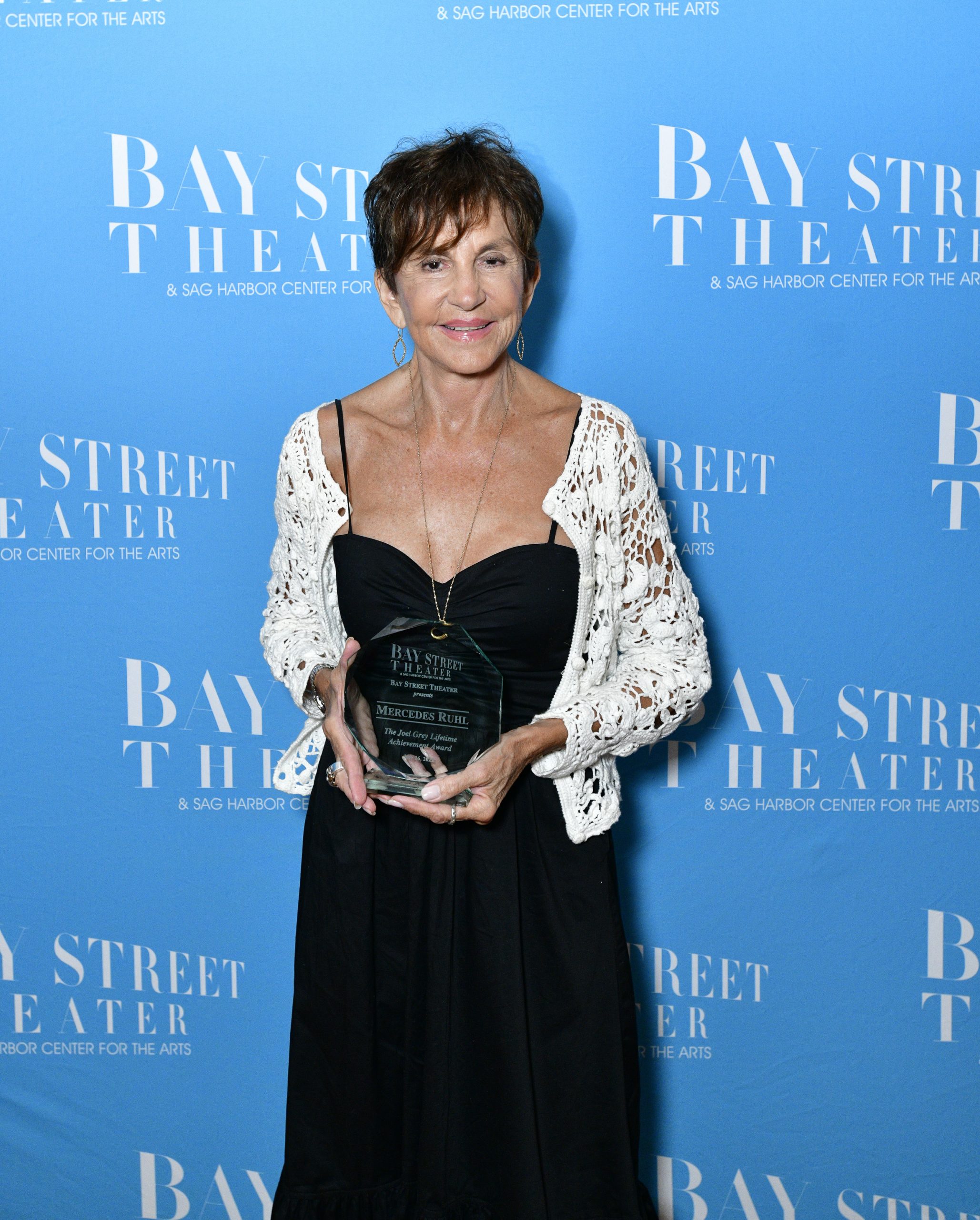 Mercedes Ruehl photo 3