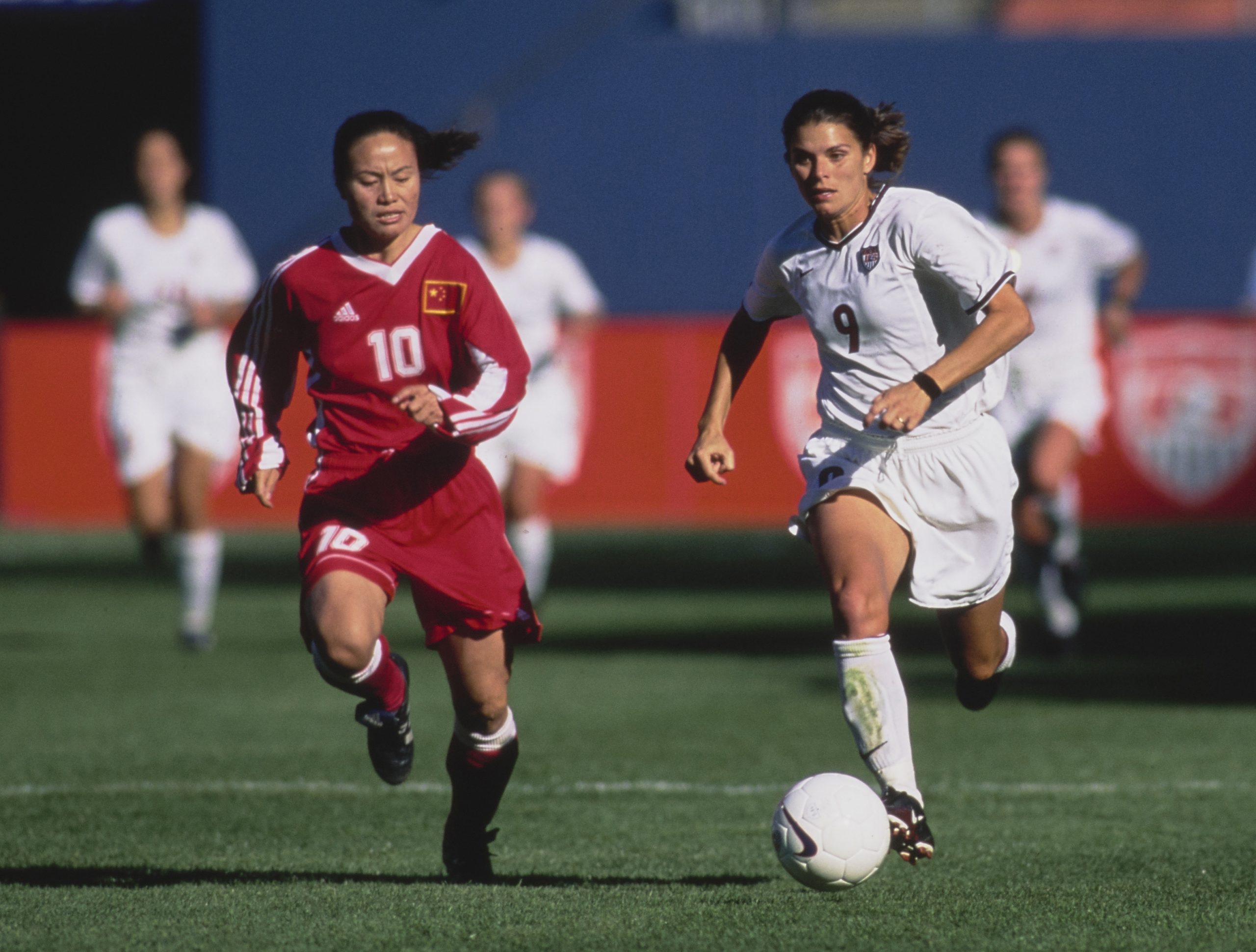 Mia Hamm photo 3