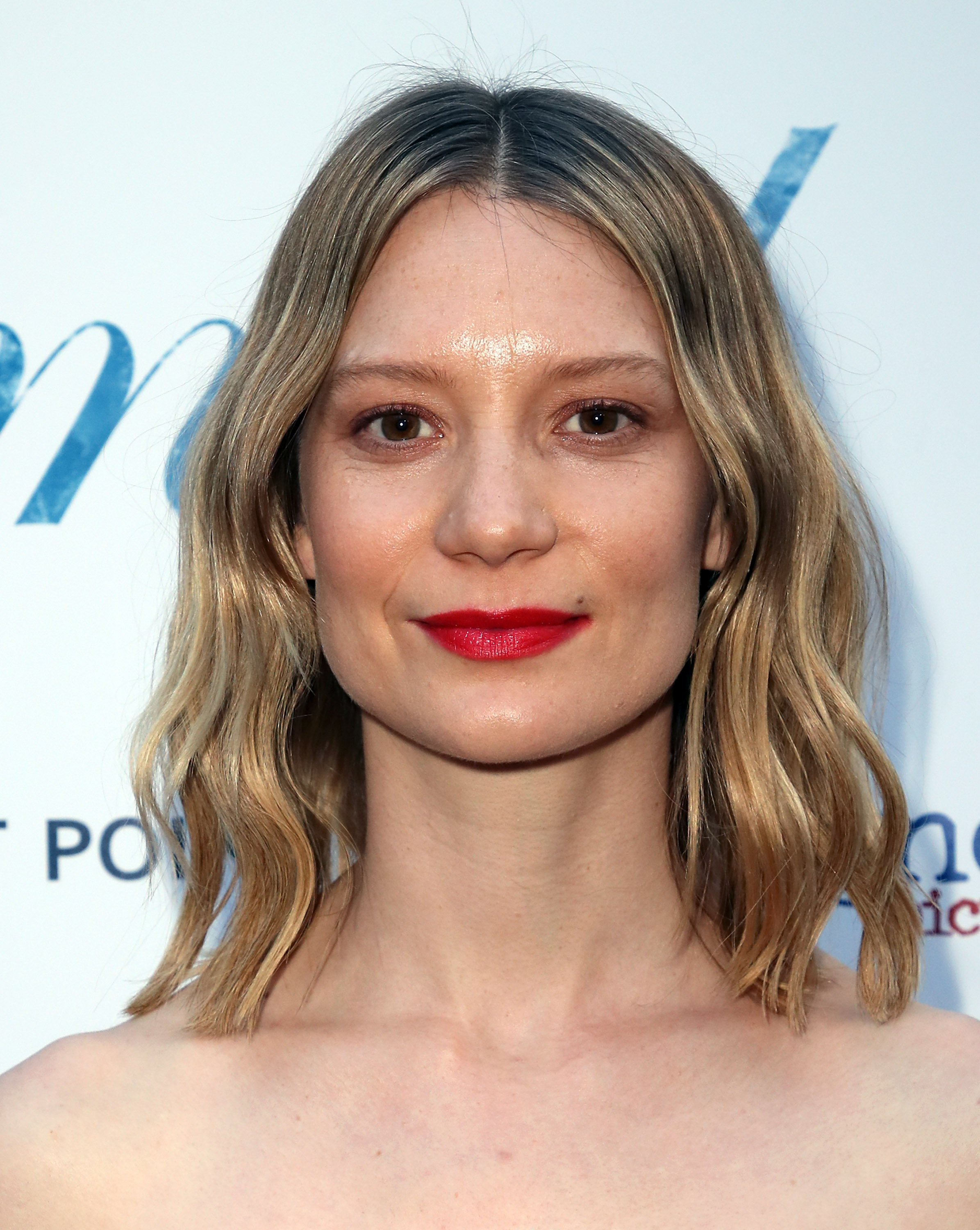 Mia Wasikowska photo 3