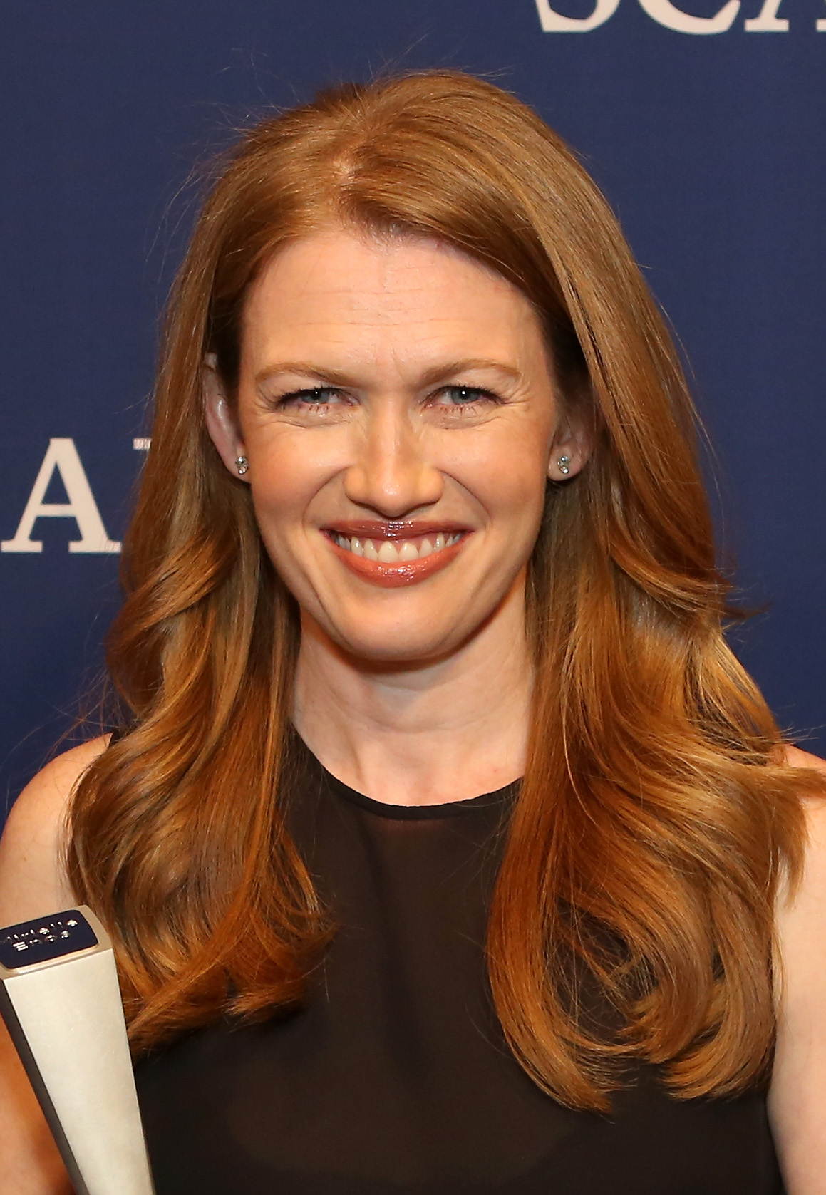 Mireille Enos photo 3