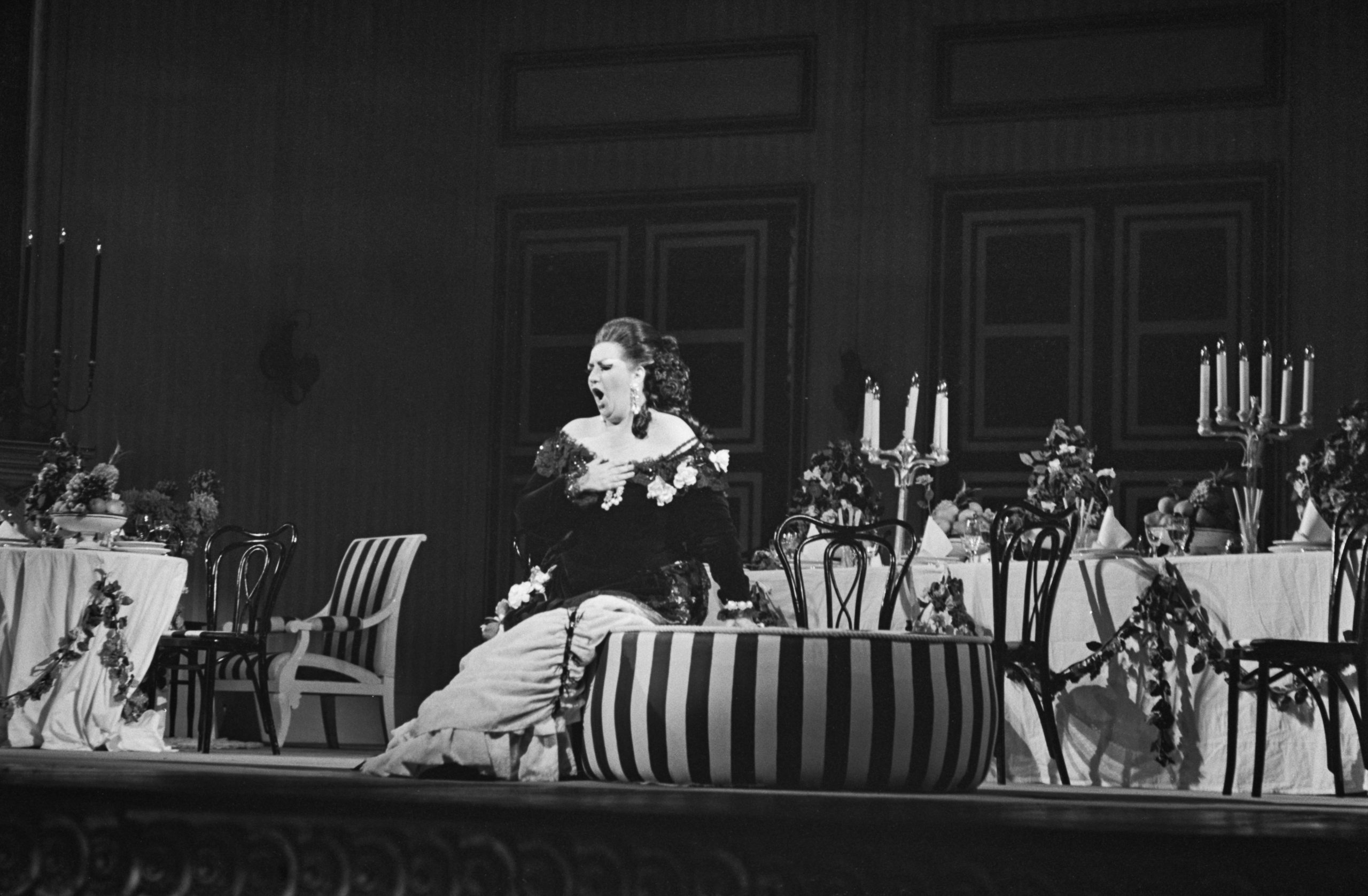 Montserrat Caballé photo 3