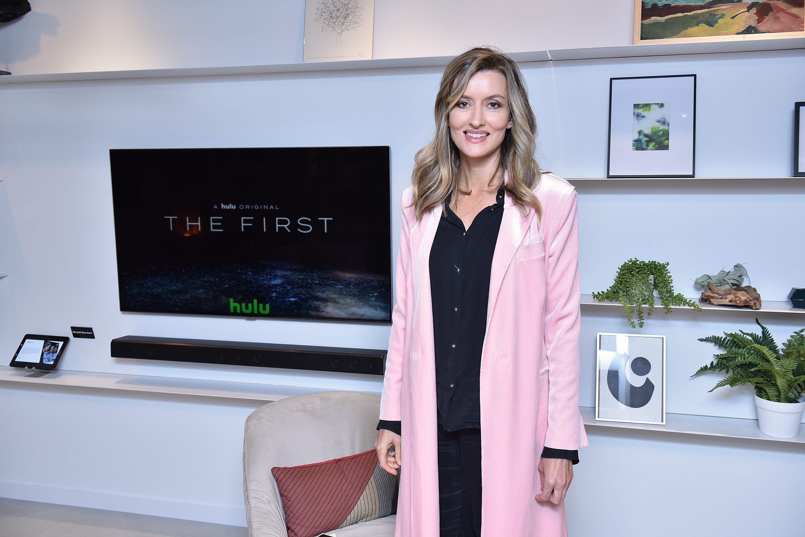 Natascha McElhone photo 2