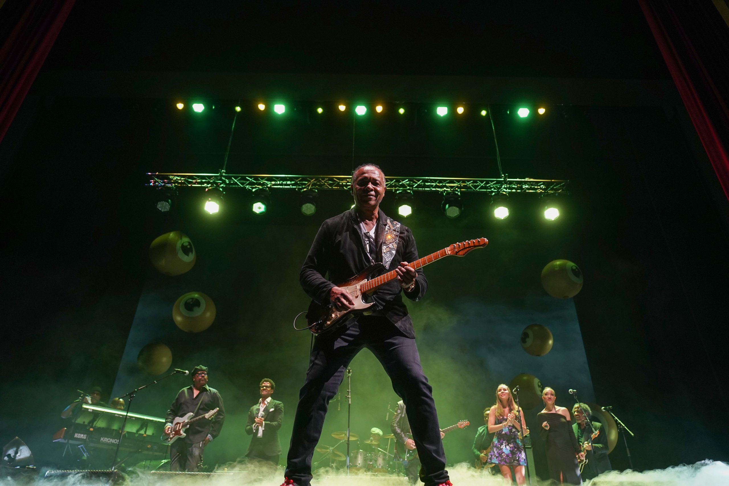 Nathan East photo