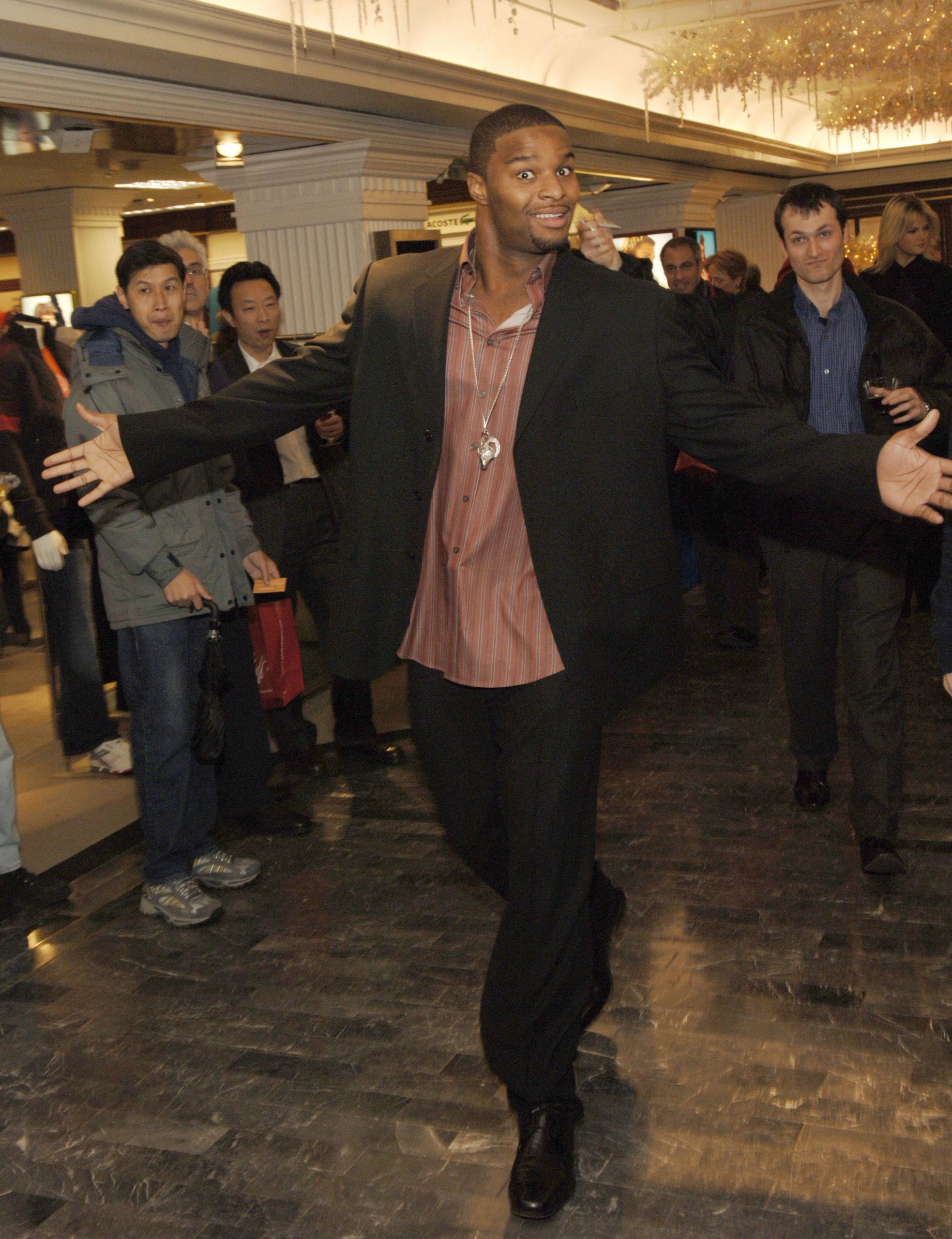 Osi Umenyiora photo