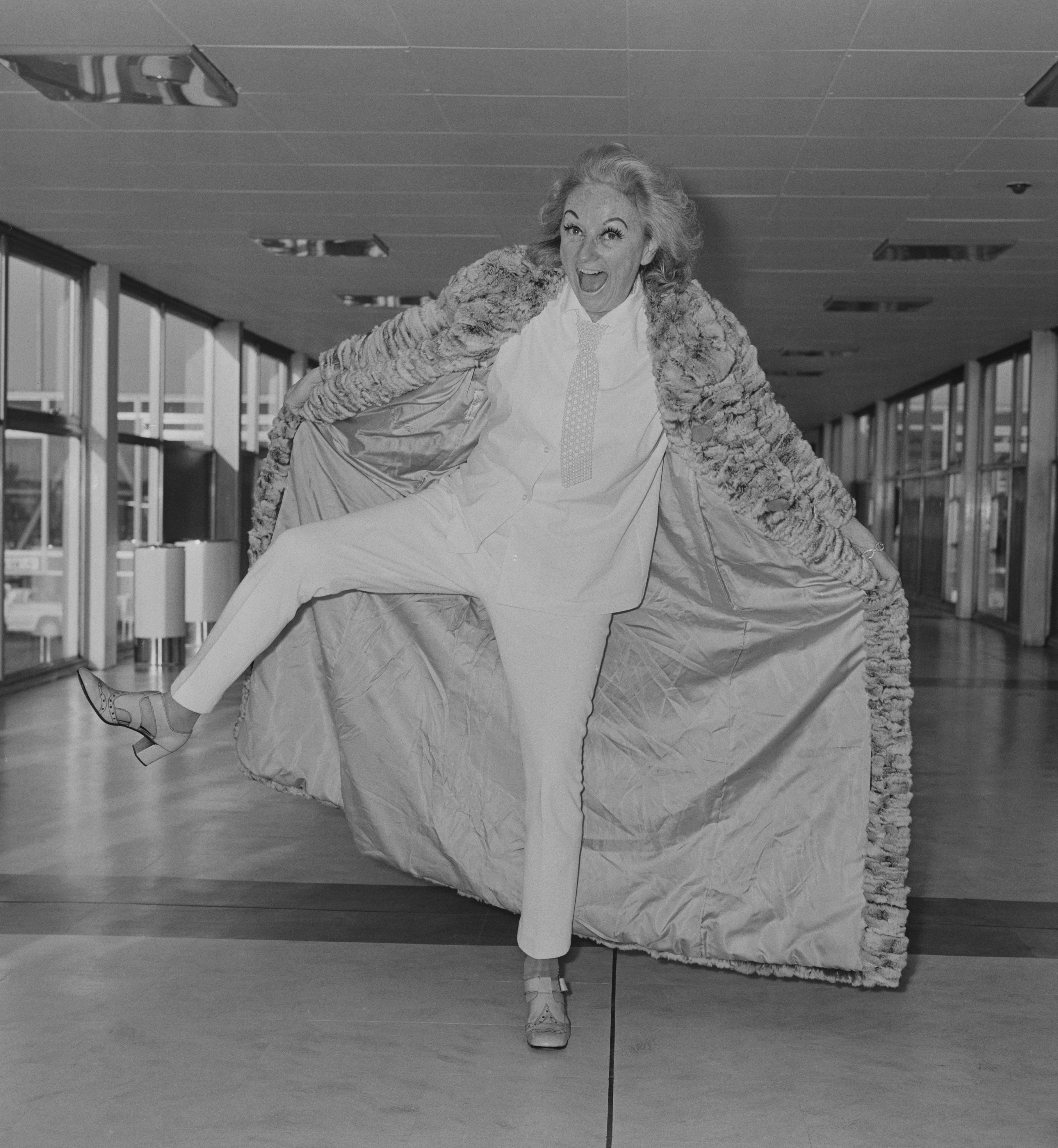 Phyllis Diller photo