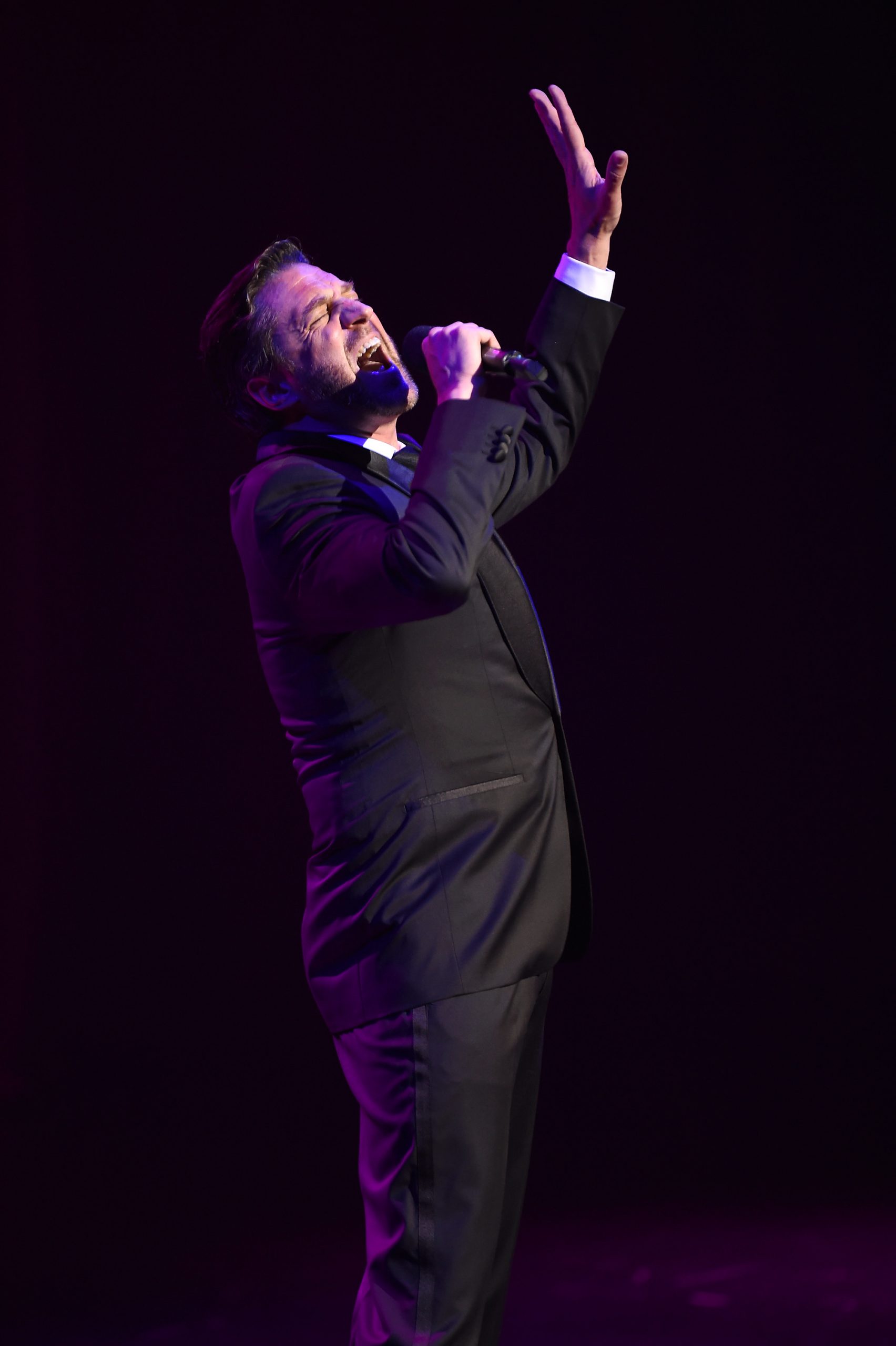 Raul Esparza photo