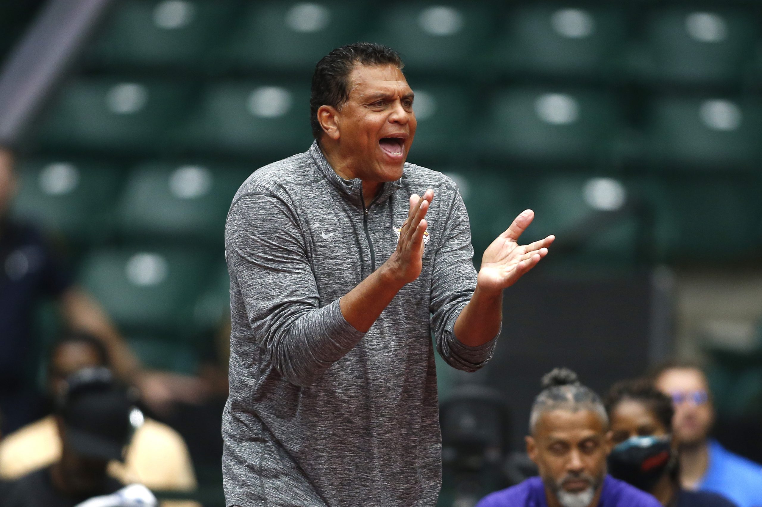 Reggie Theus photo 3