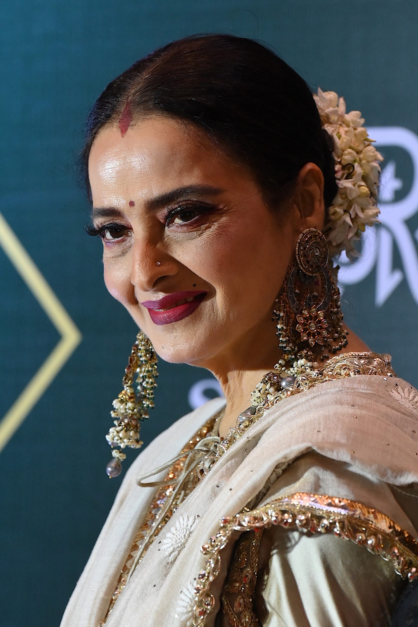 Rekha photo 3