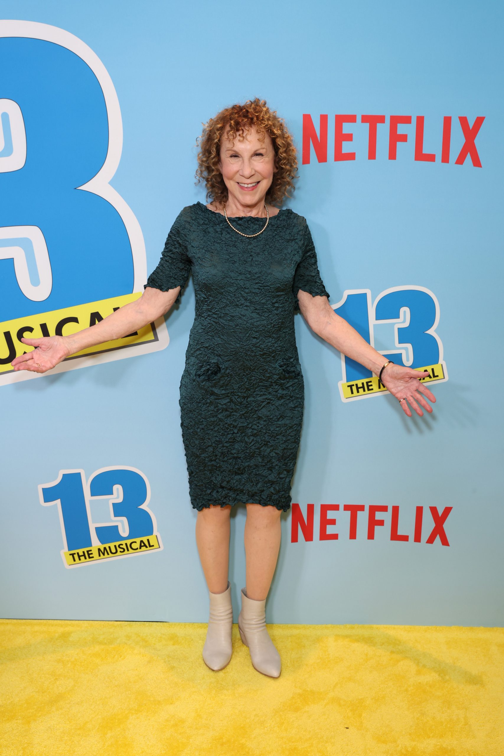 Rhea Perlman photo