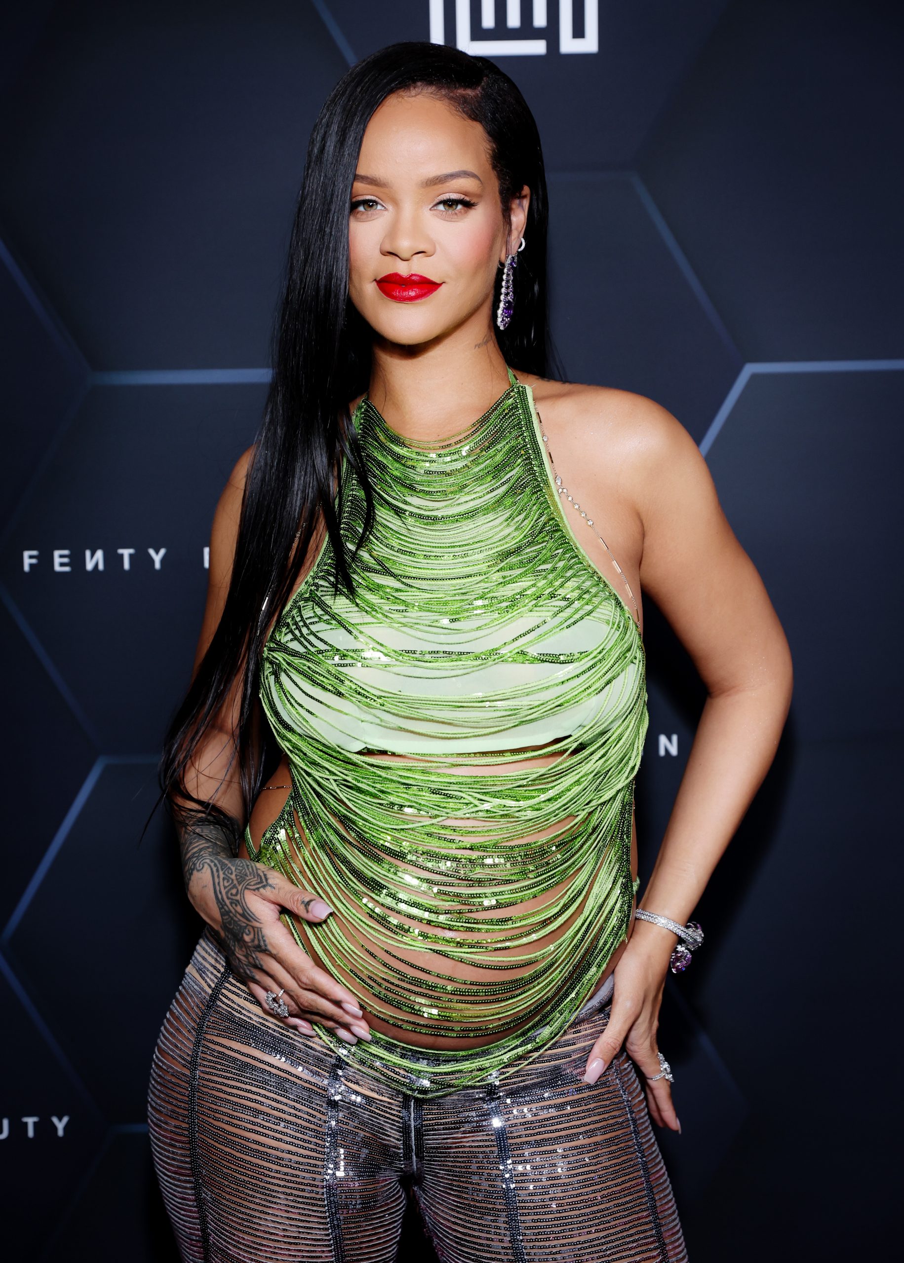Rihanna photo 2
