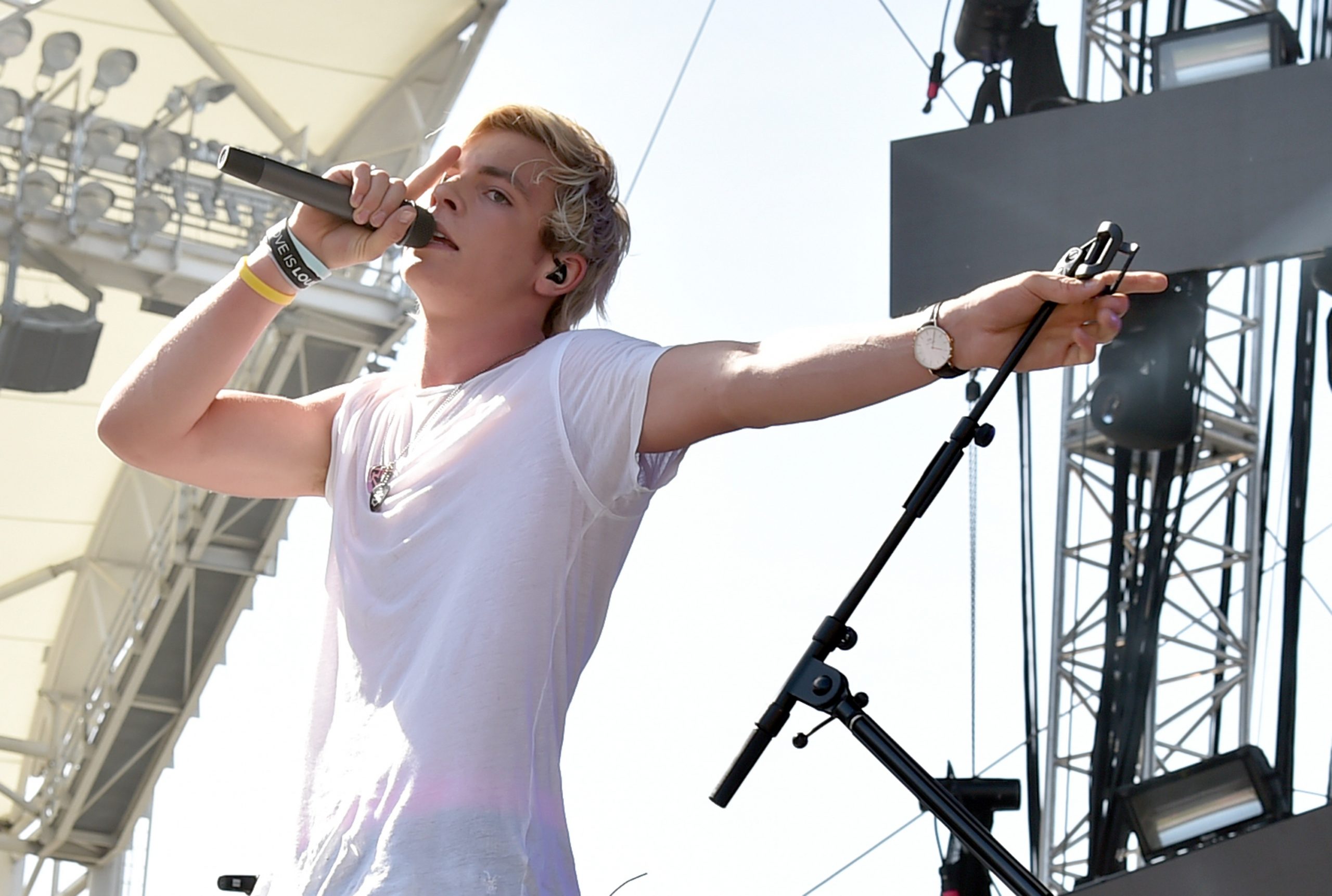 Ross Lynch photo 3