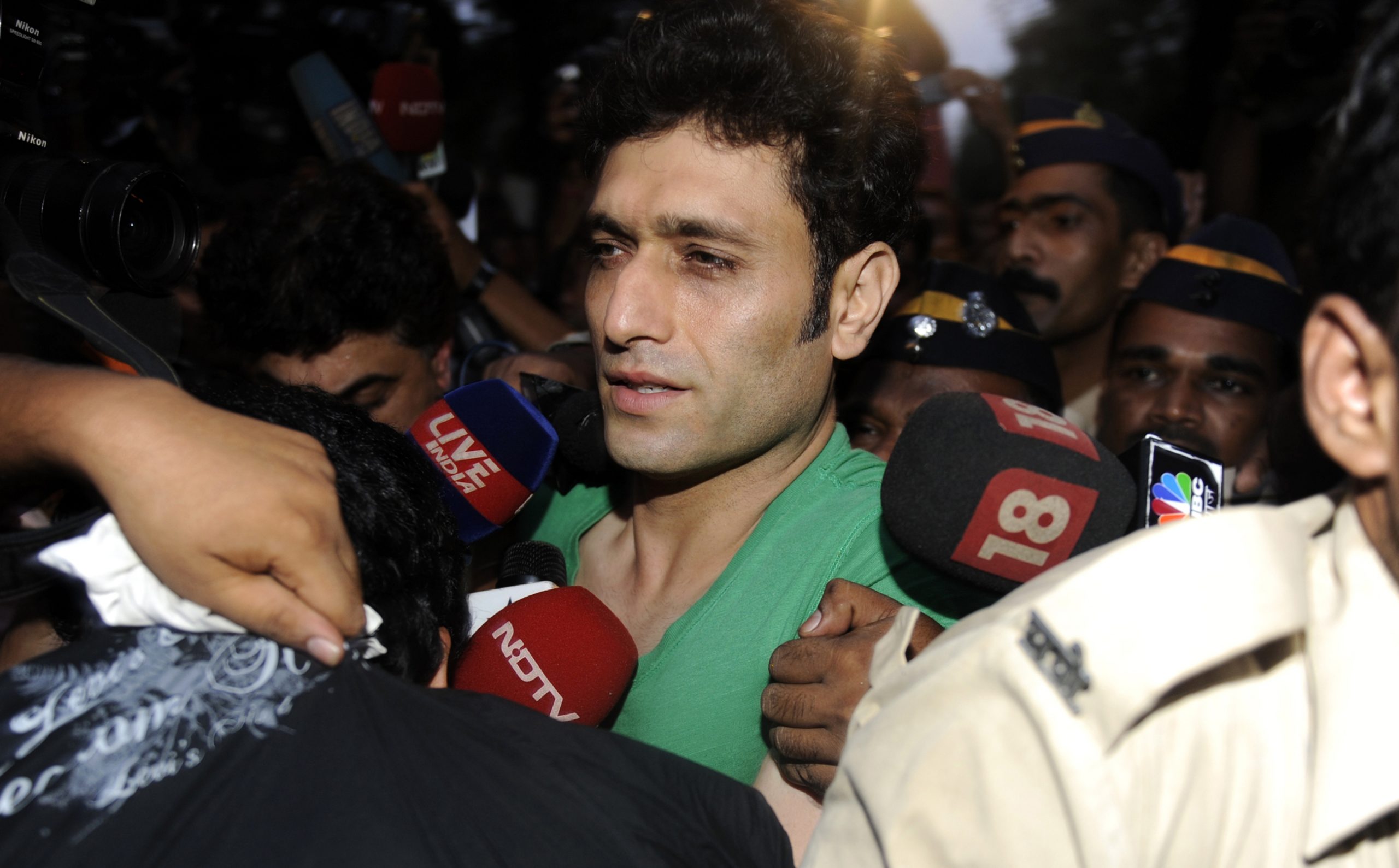 Shiney Ahuja photo 2