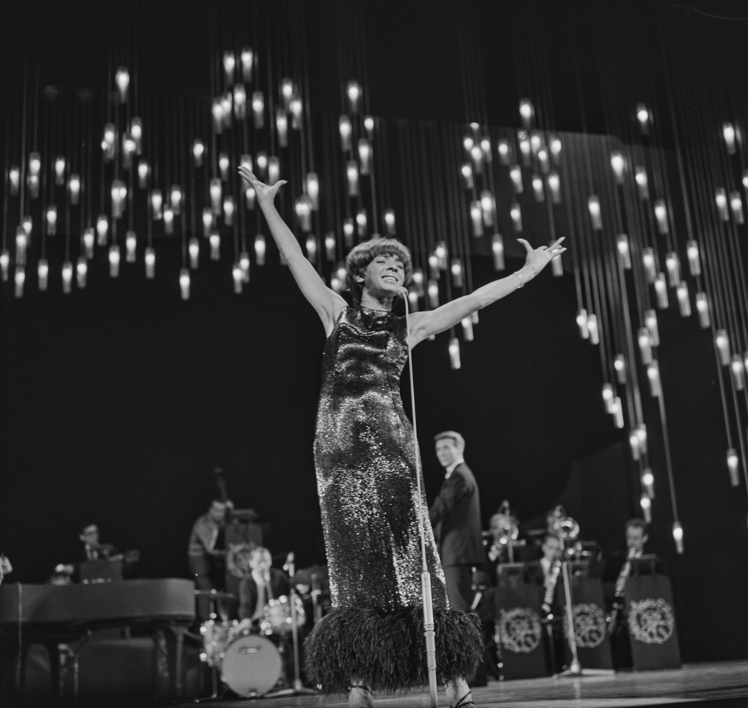 Shirley Bassey photo