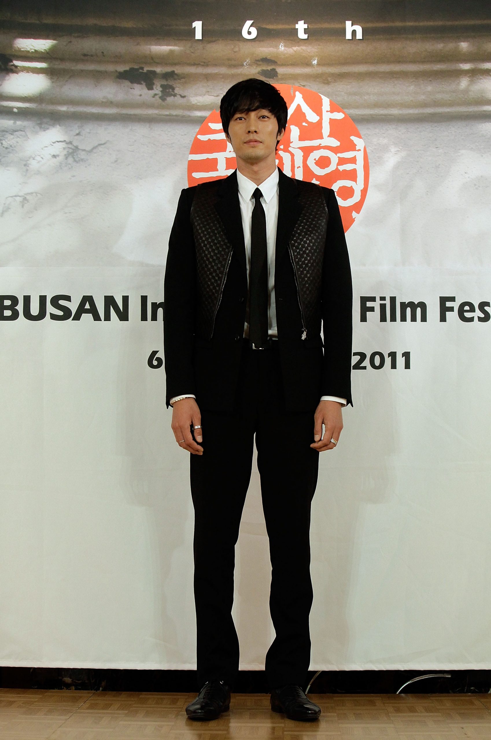 So Ji-sub photo 3