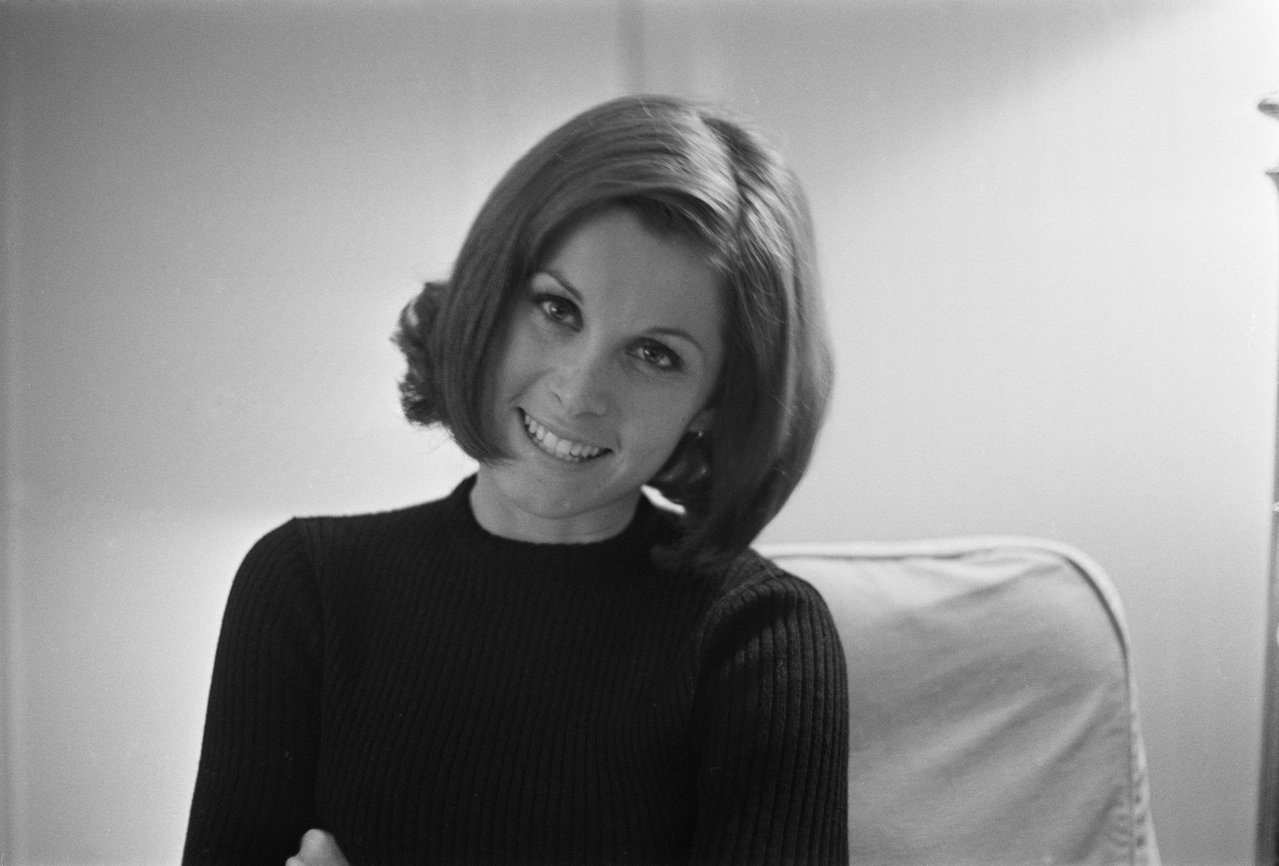 Stefanie Powers photo