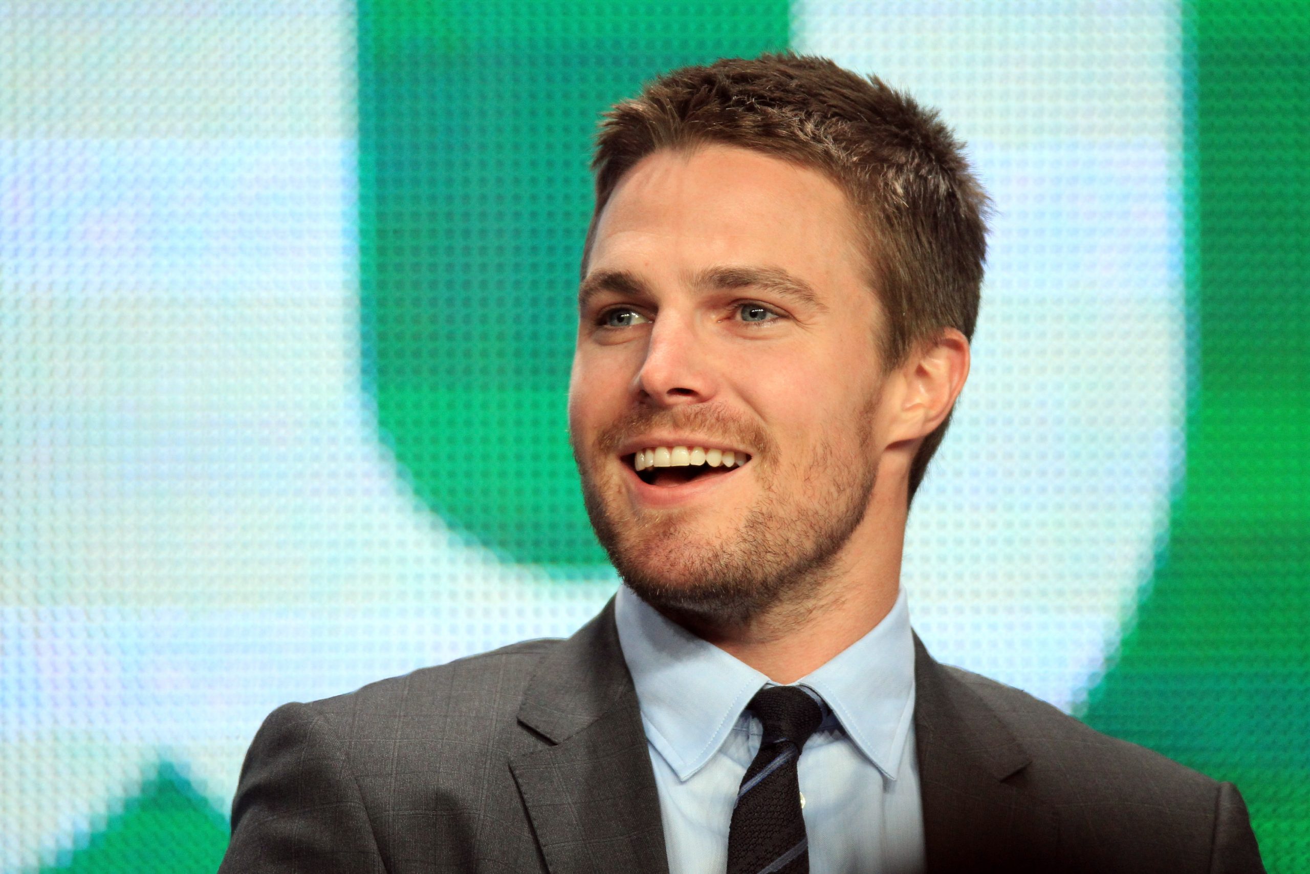 Stephen Amell photo 2