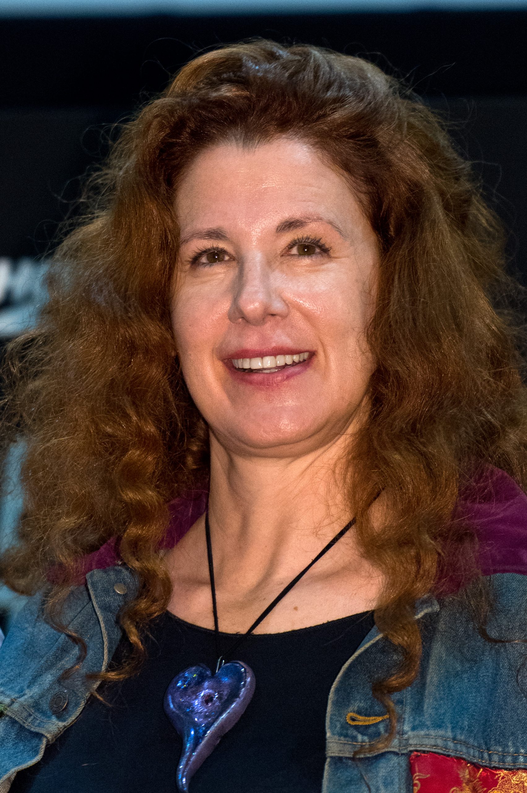 Suzie Plakson photo 2