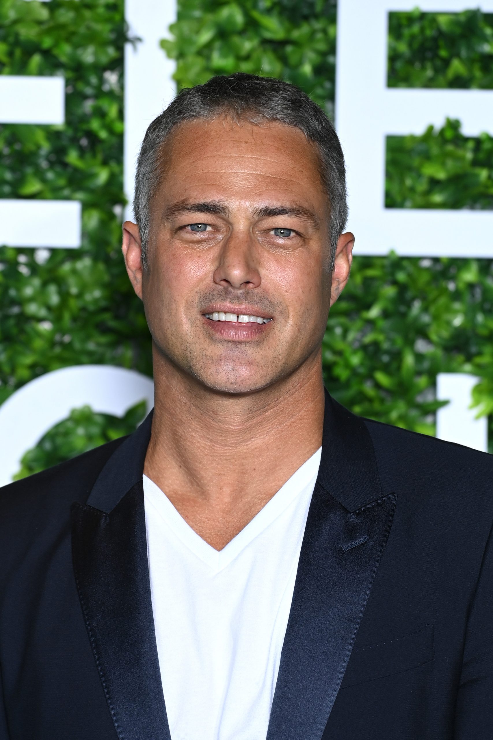 Taylor Kinney photo 3