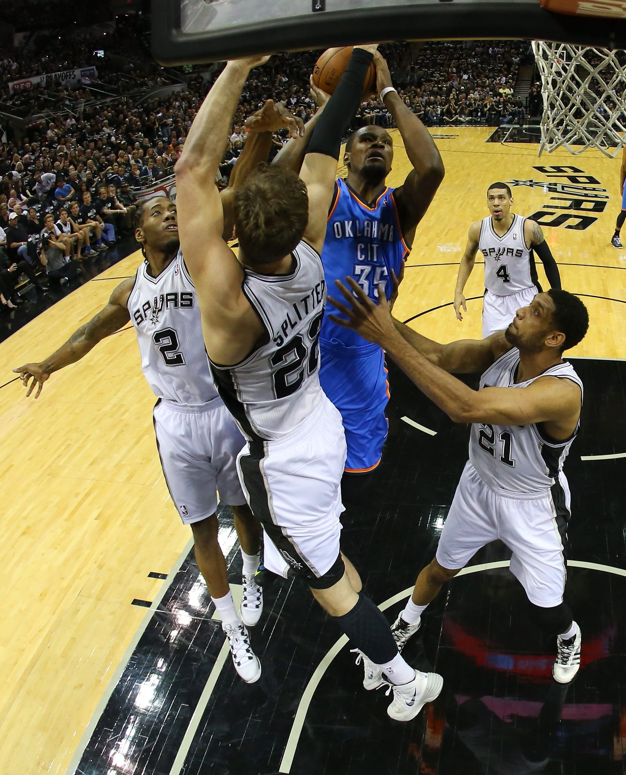 Tiago Splitter photo 3