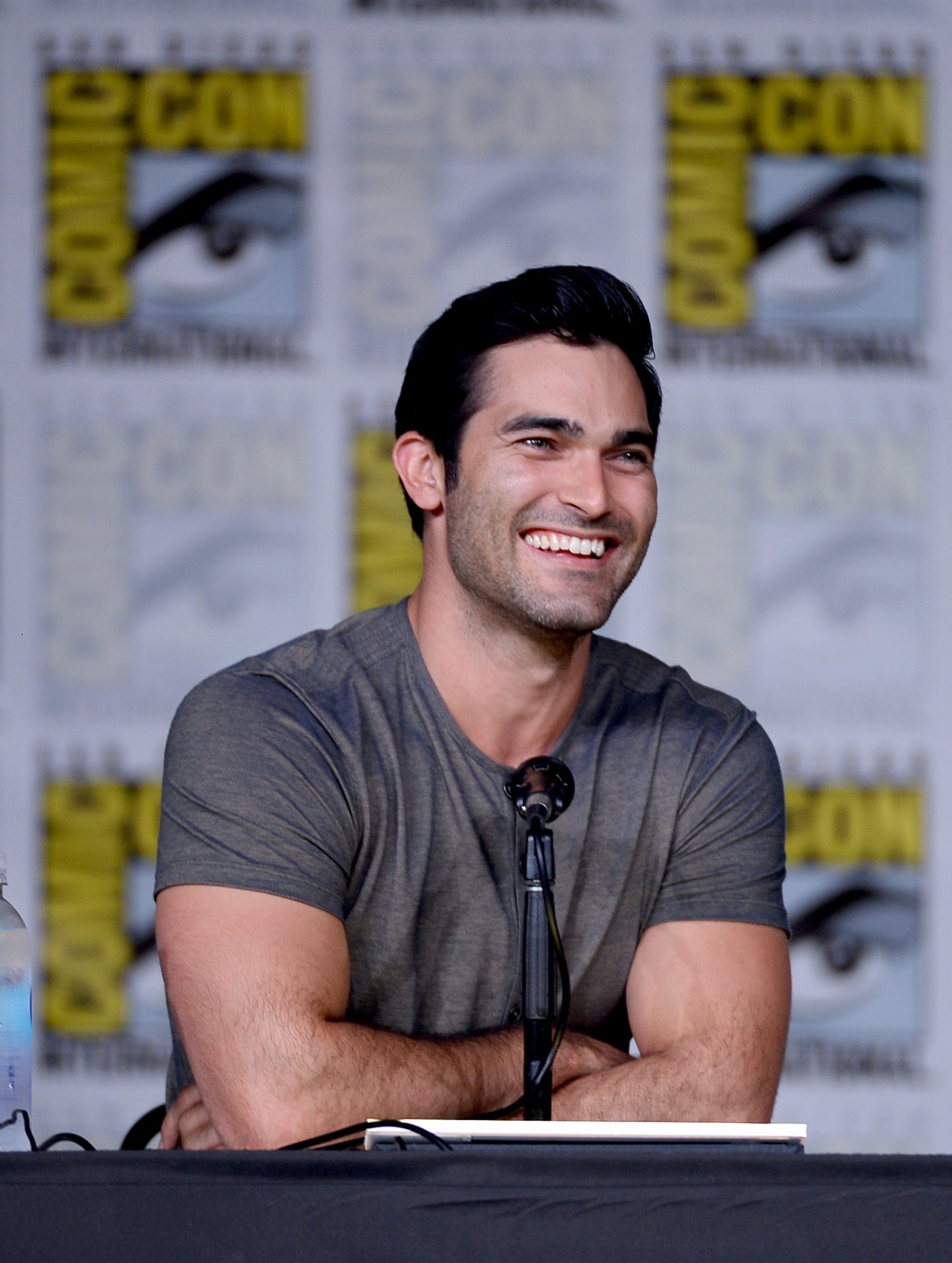 Tyler Hoechlin photo 2