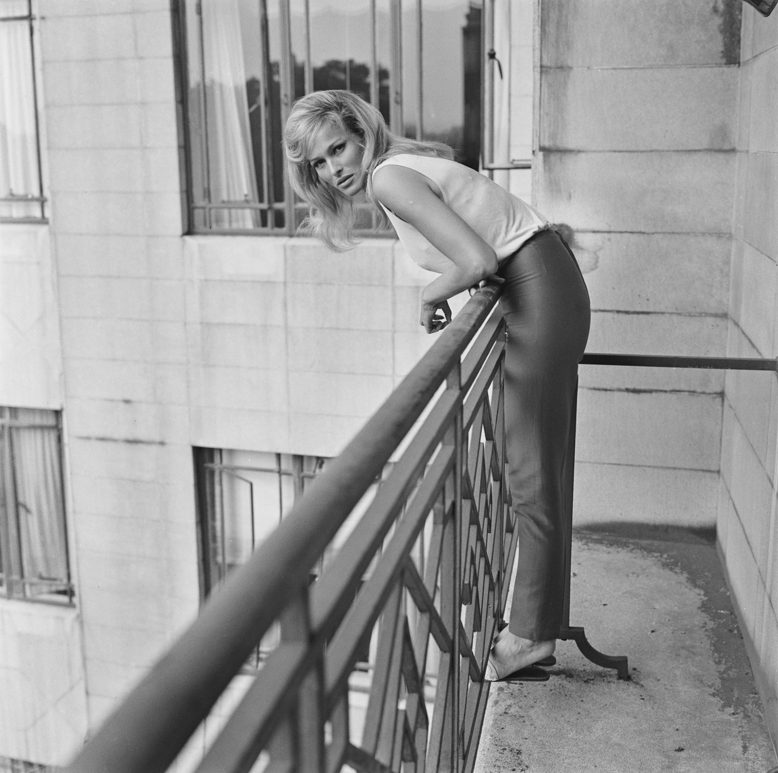 Ursula Andress photo 2