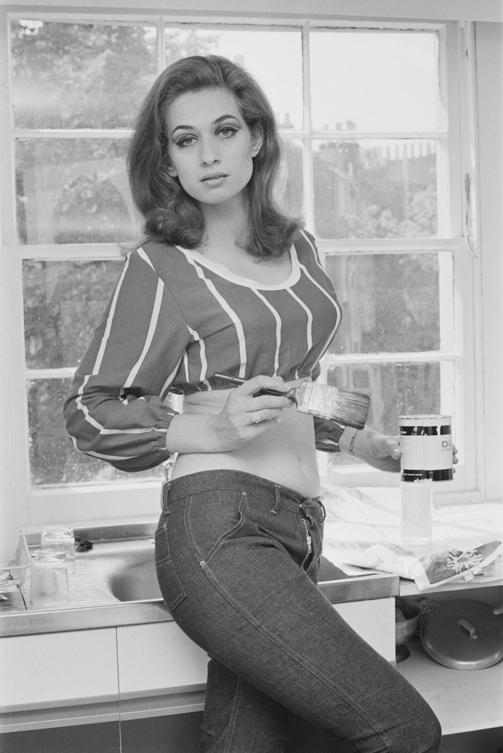 Valerie Leon photo 3