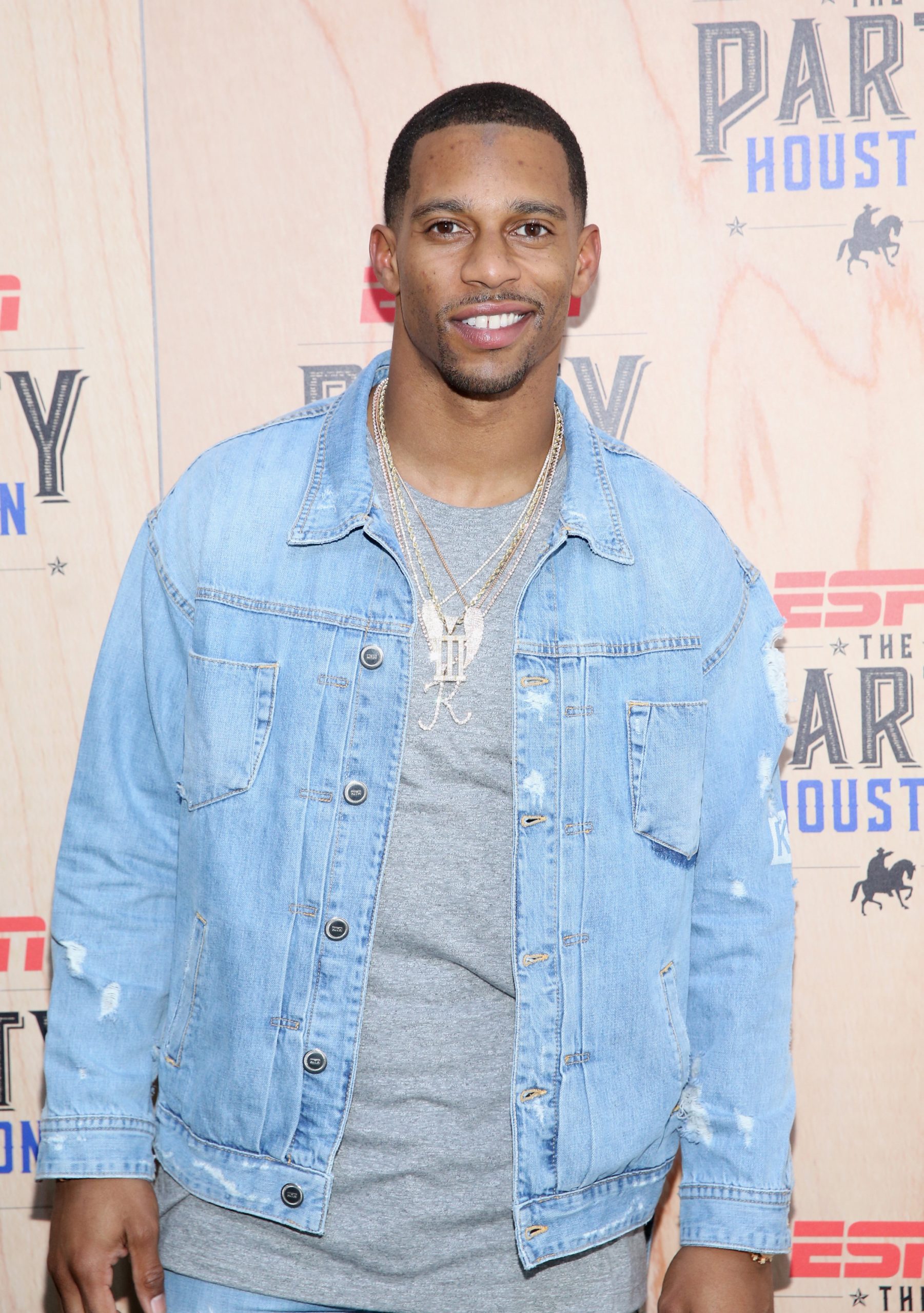 Victor Cruz photo 2