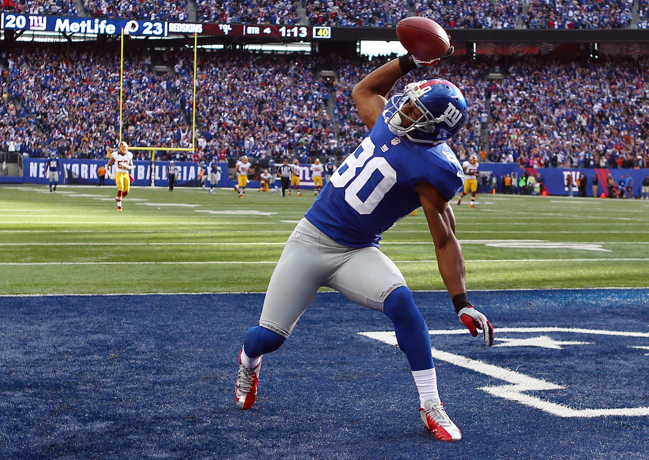 Victor Cruz photo 3